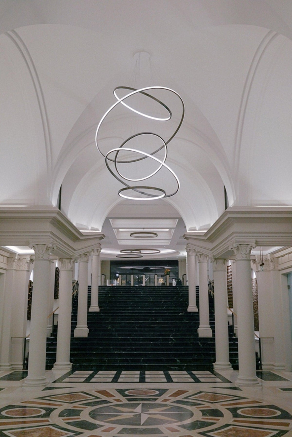 Serenitas Orbit Chandelier