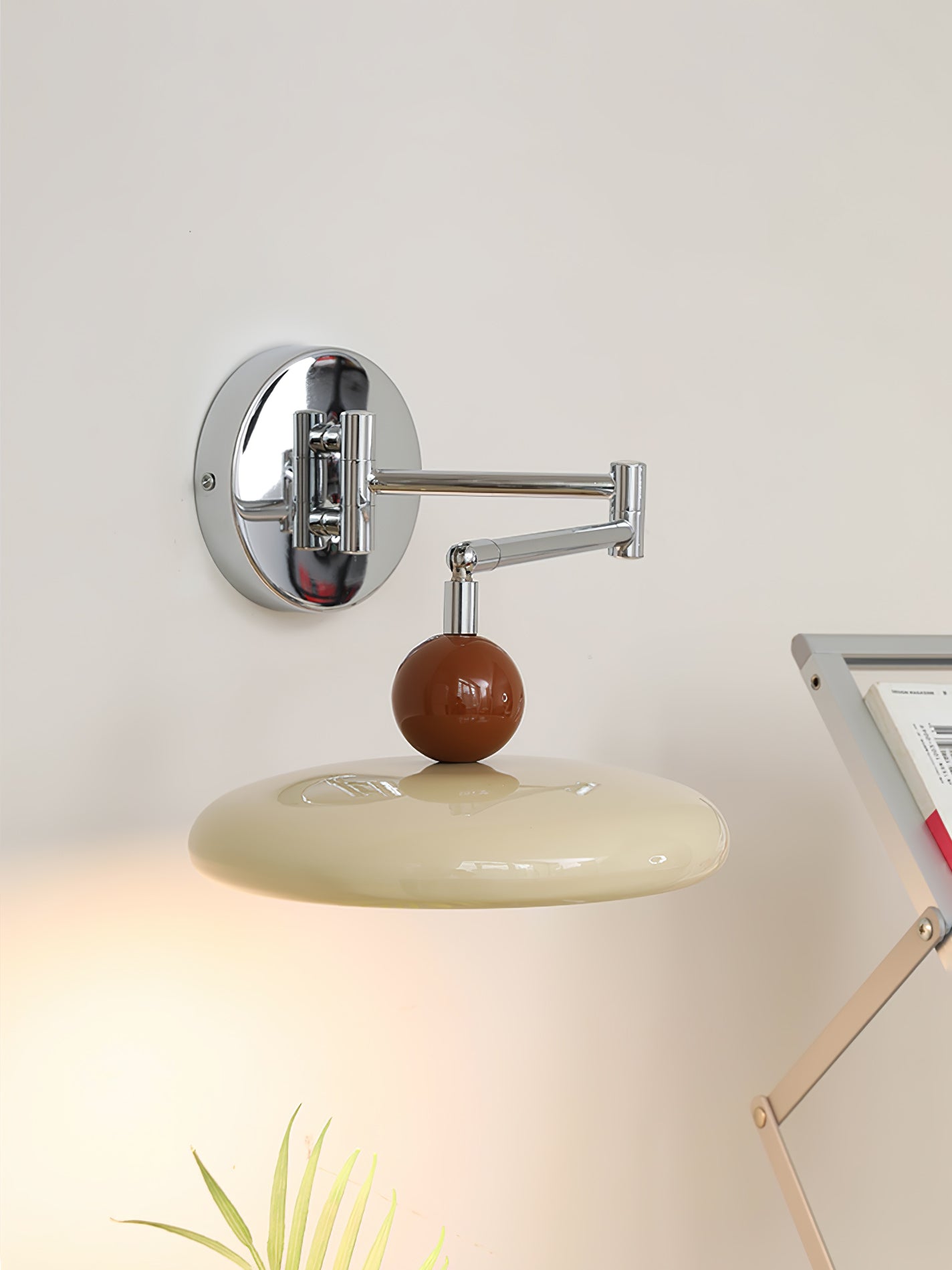 Virelse Vintage Acrylic Wall Lamp - Neutral Decor
