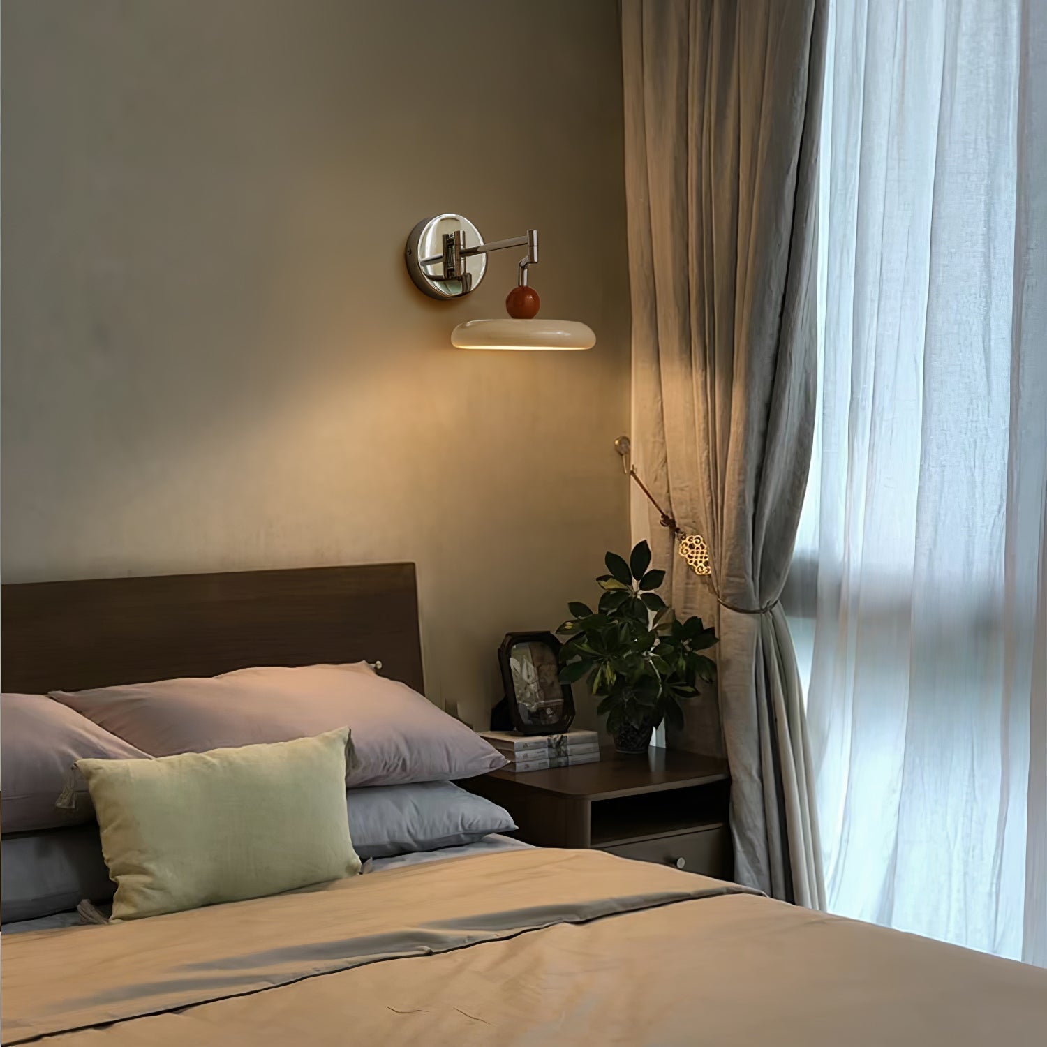 Virelse Vintage Acrylic Wall Lamp - Neutral Decor
