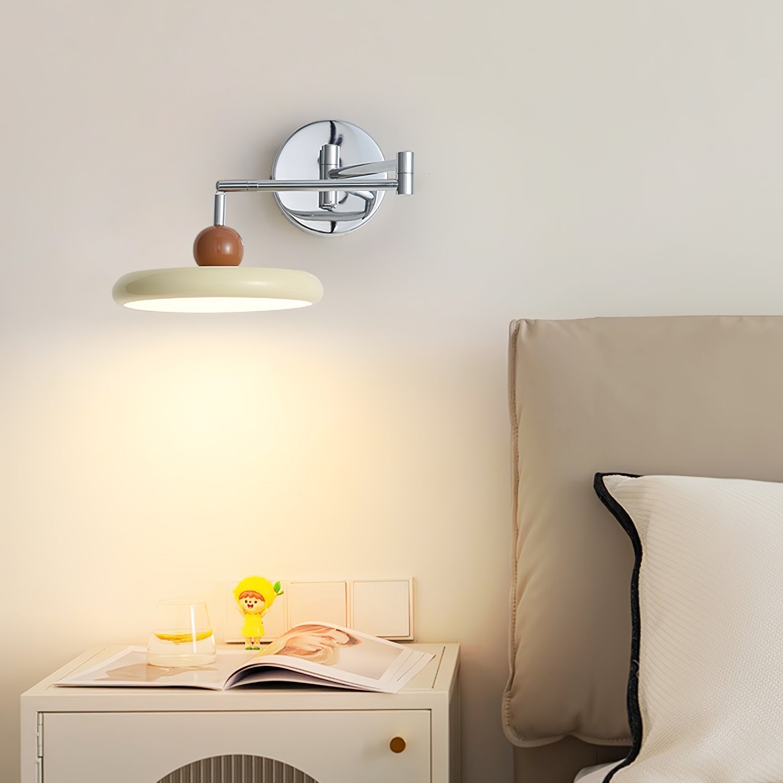 Virelse Vintage Acrylic Wall Lamp - Neutral Decor