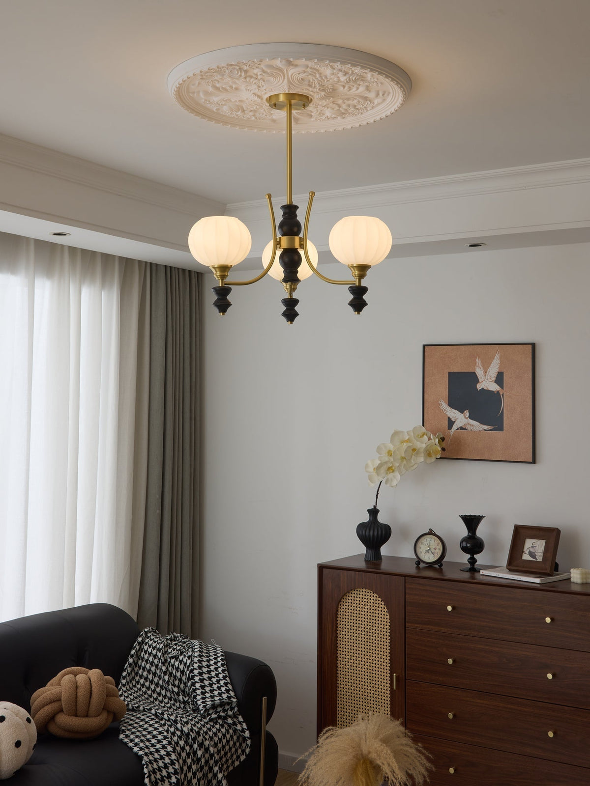Zavenen Traditional Elegance  Vintage Brass Wood Chandelier