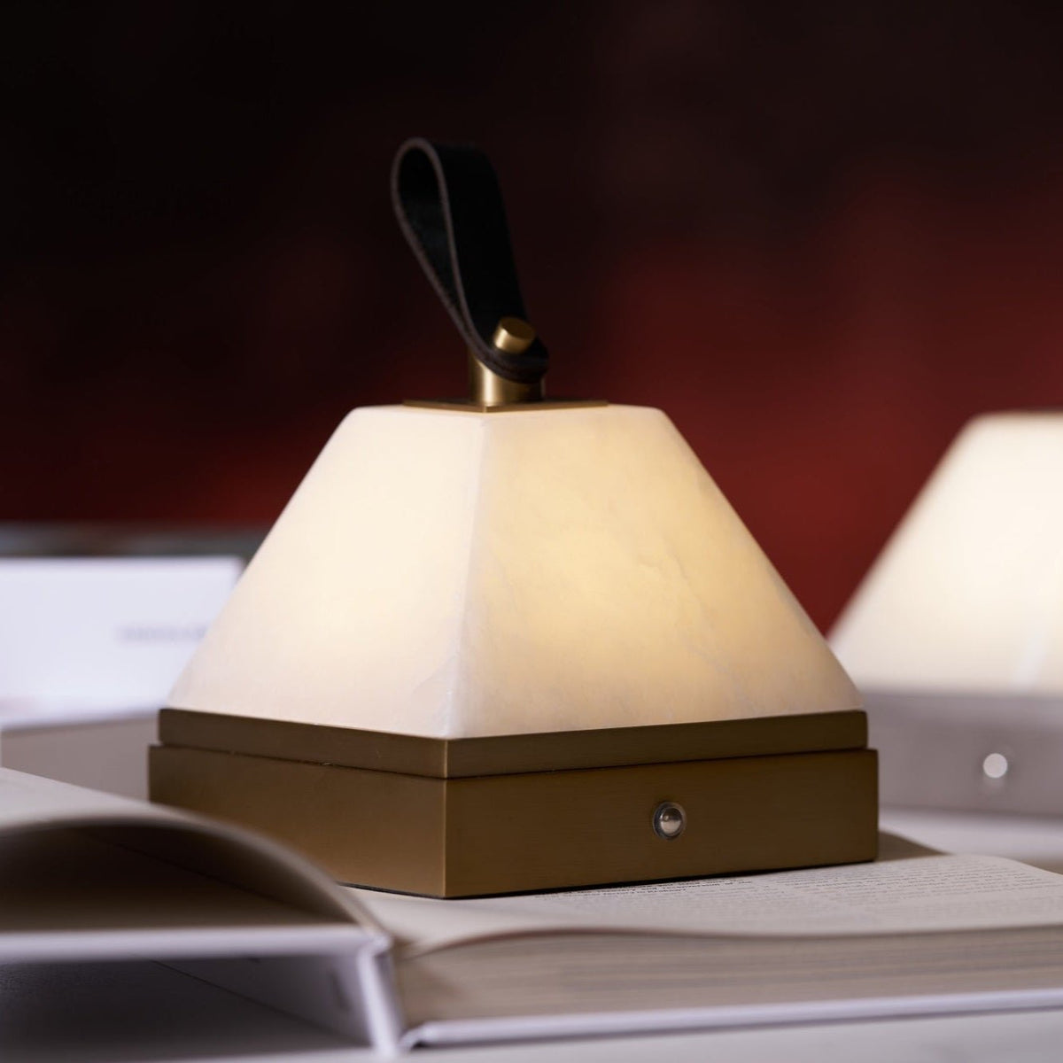 Pyramidale Alabaster Table Lamp with Leather Handle
