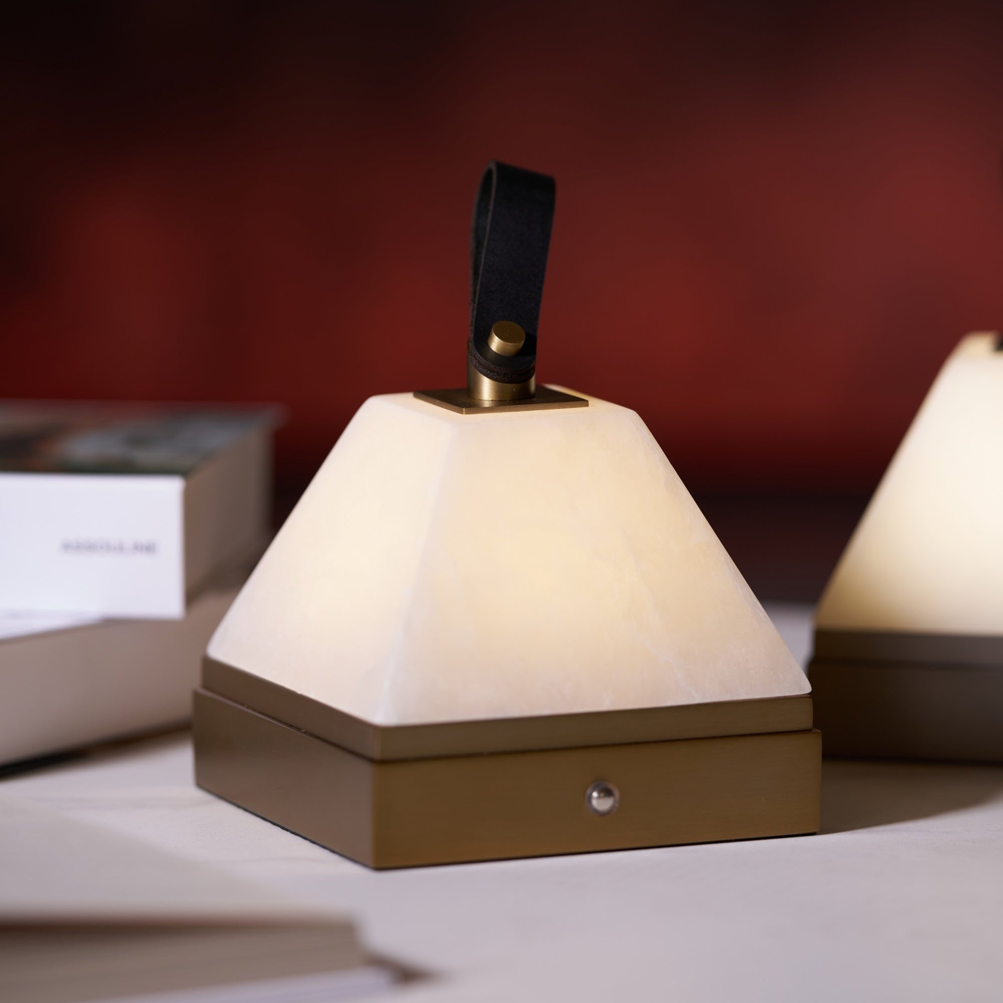 Pyramidale Alabaster Table Lamp with Leather Handle
