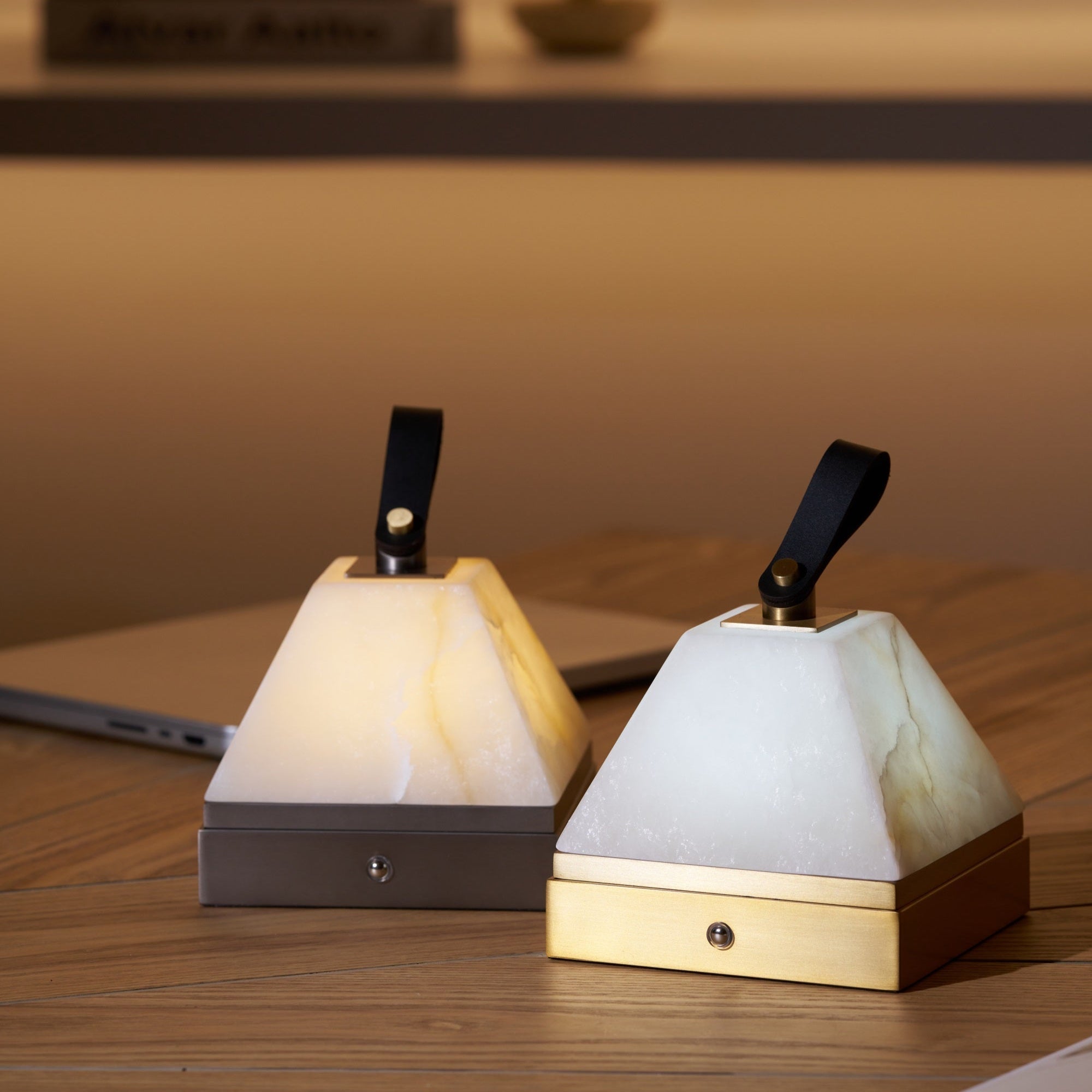 Pyramidale Alabaster Table Lamp with Leather Handle