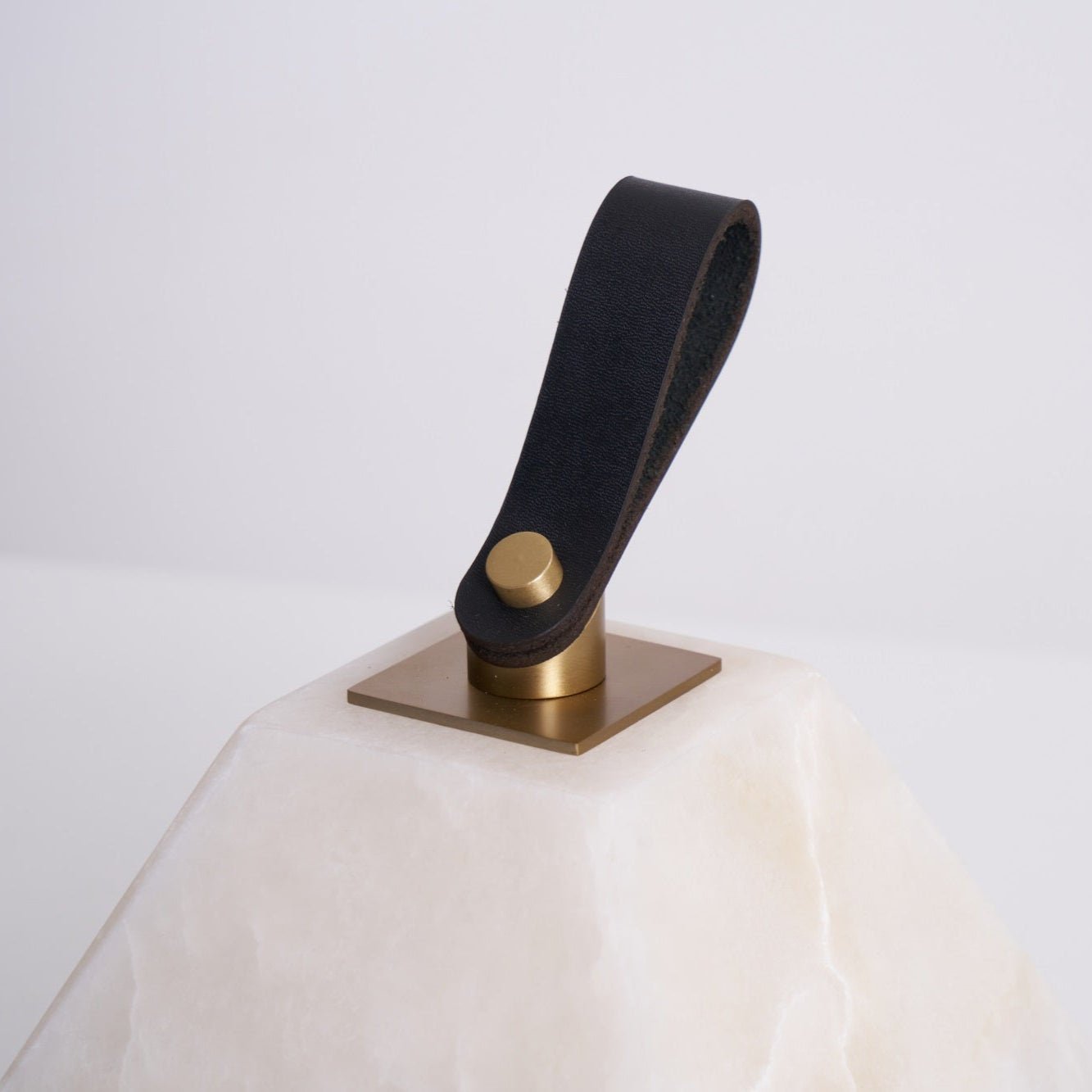 Pyramidale Alabaster Table Lamp with Leather Handle