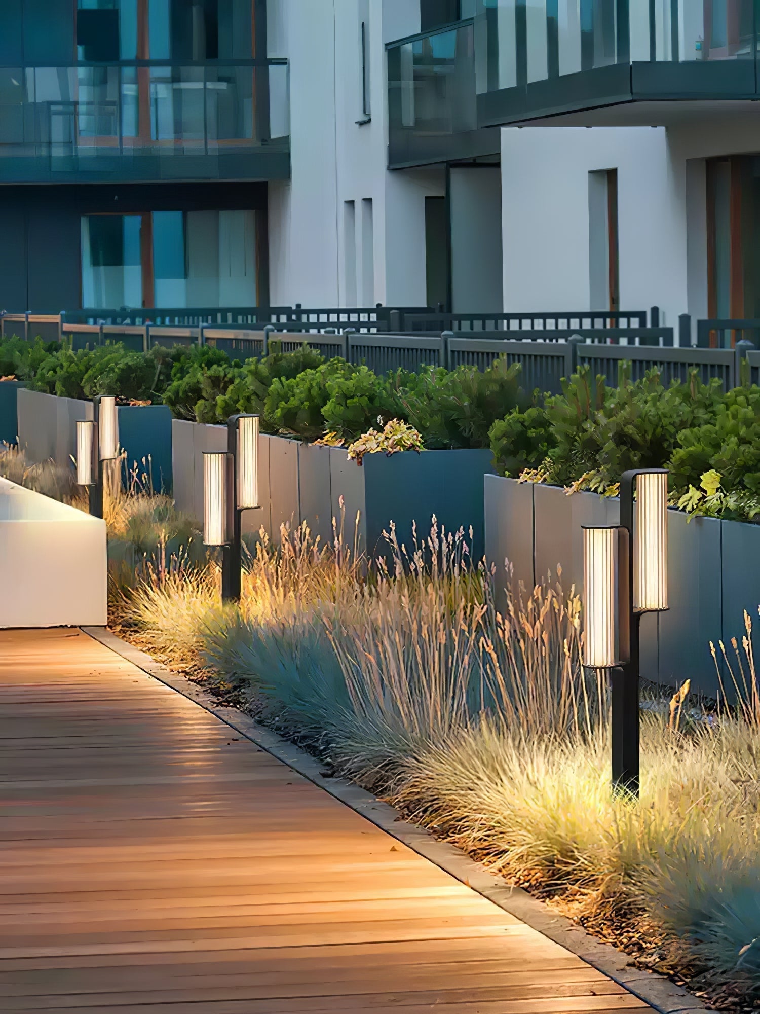 Sorerella Arc Duo Outdoor Lamp
