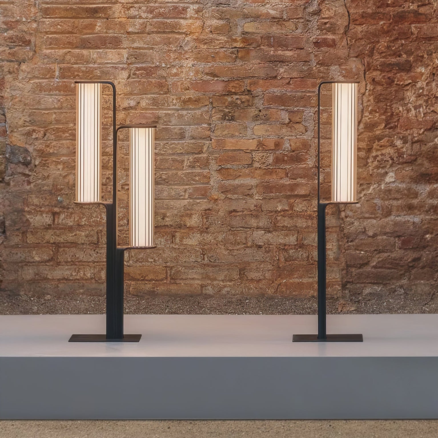 Sorerella Arc Duo Outdoor Lamp