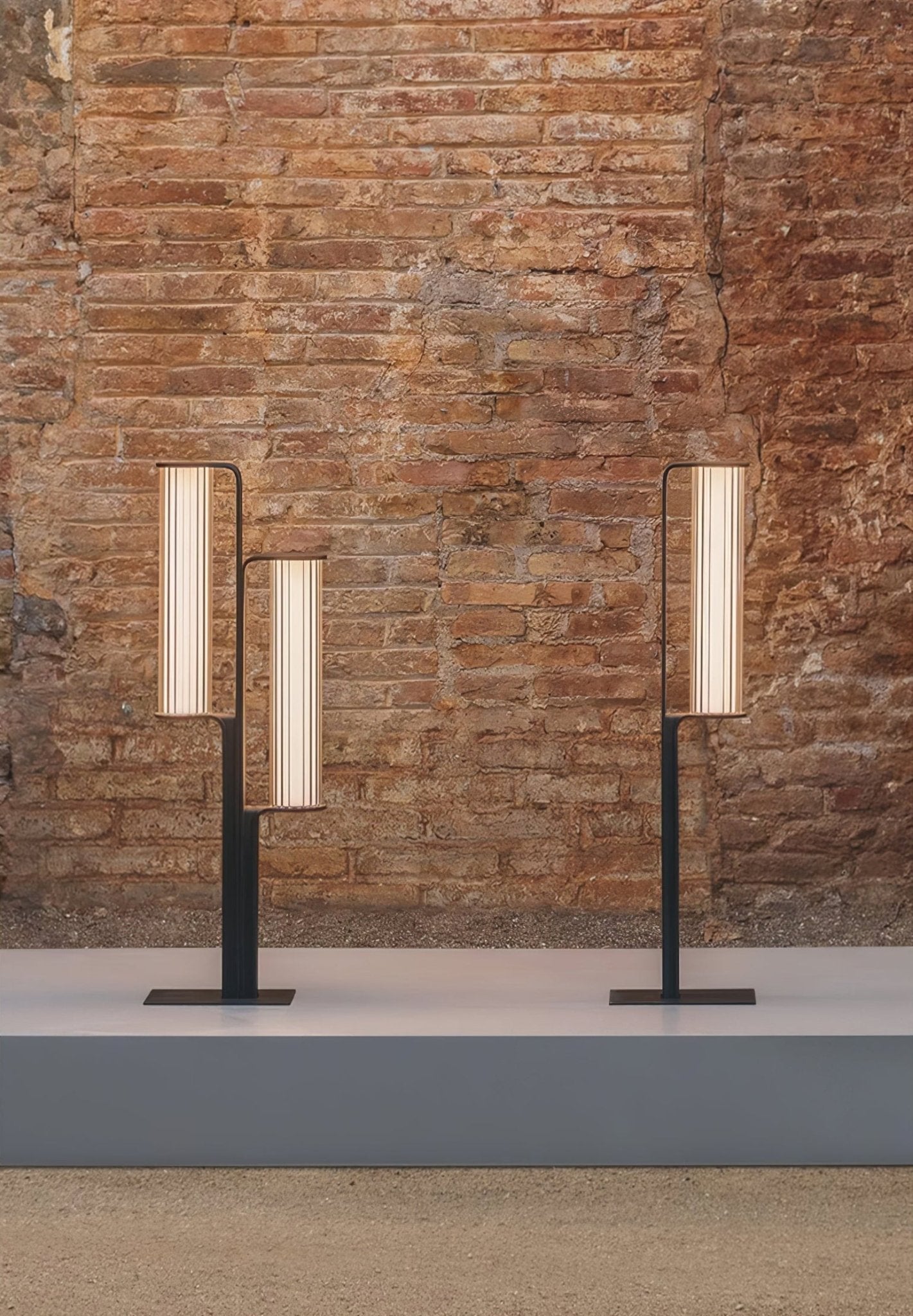 Sorerella Arc Duo Outdoor Lamp