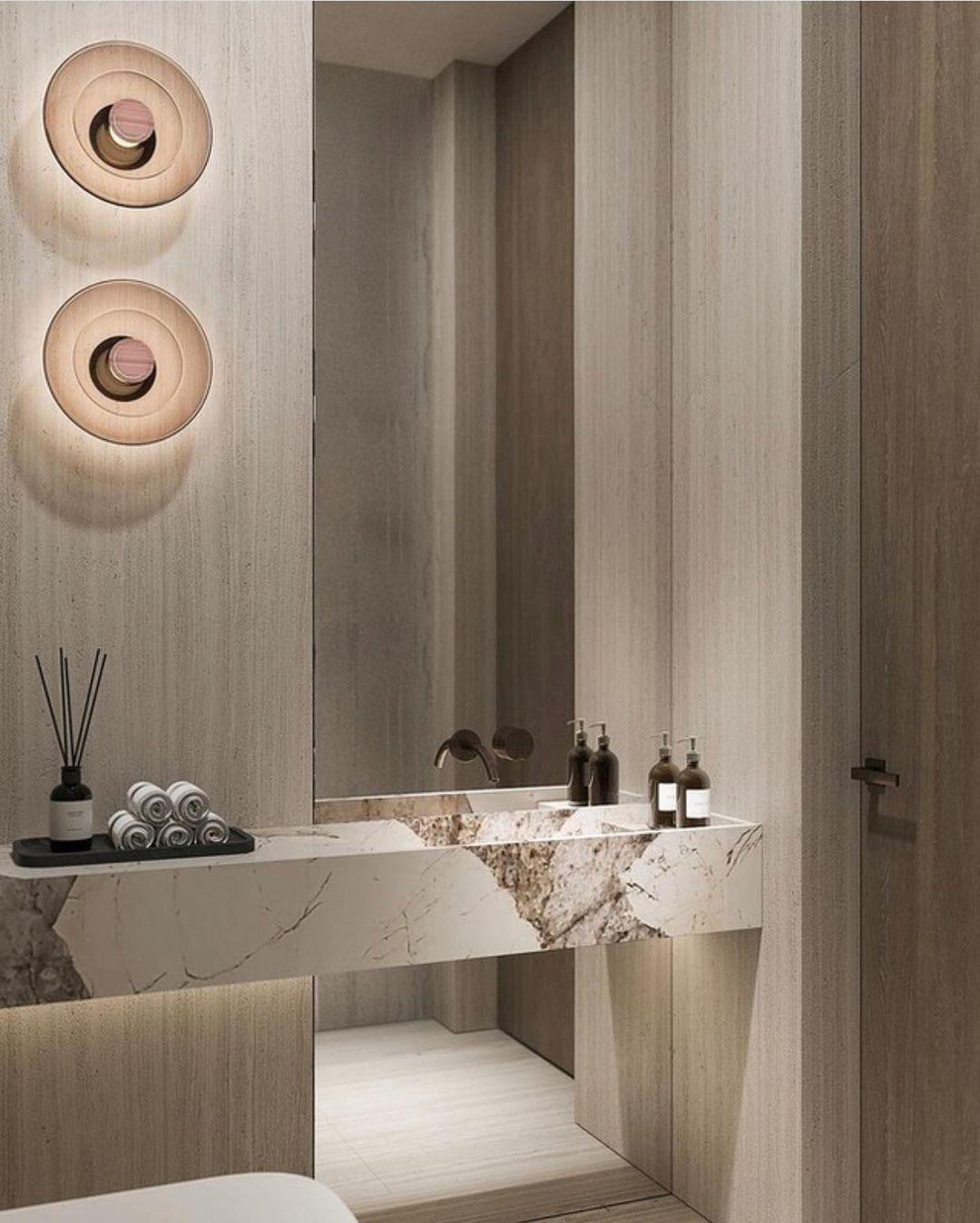 Aurece Contemporary Wall Lamp