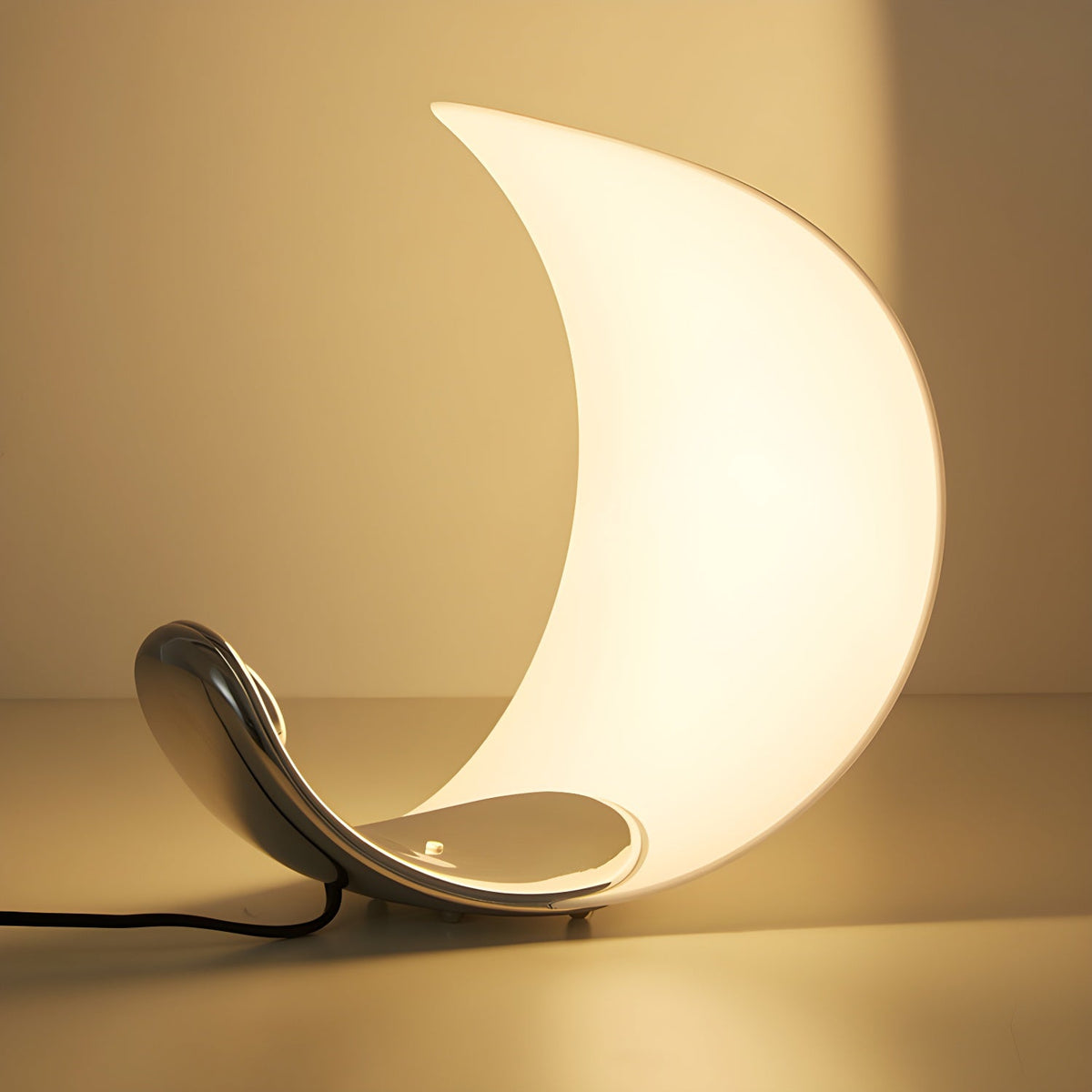 Lunora Elegant Flow Table Lamp
