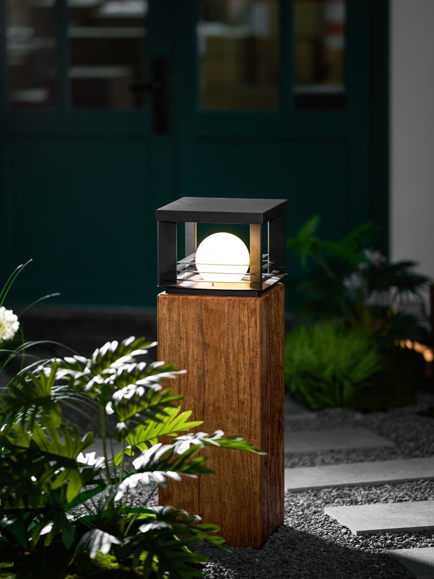 Norarine Crate Outdoor Lamp