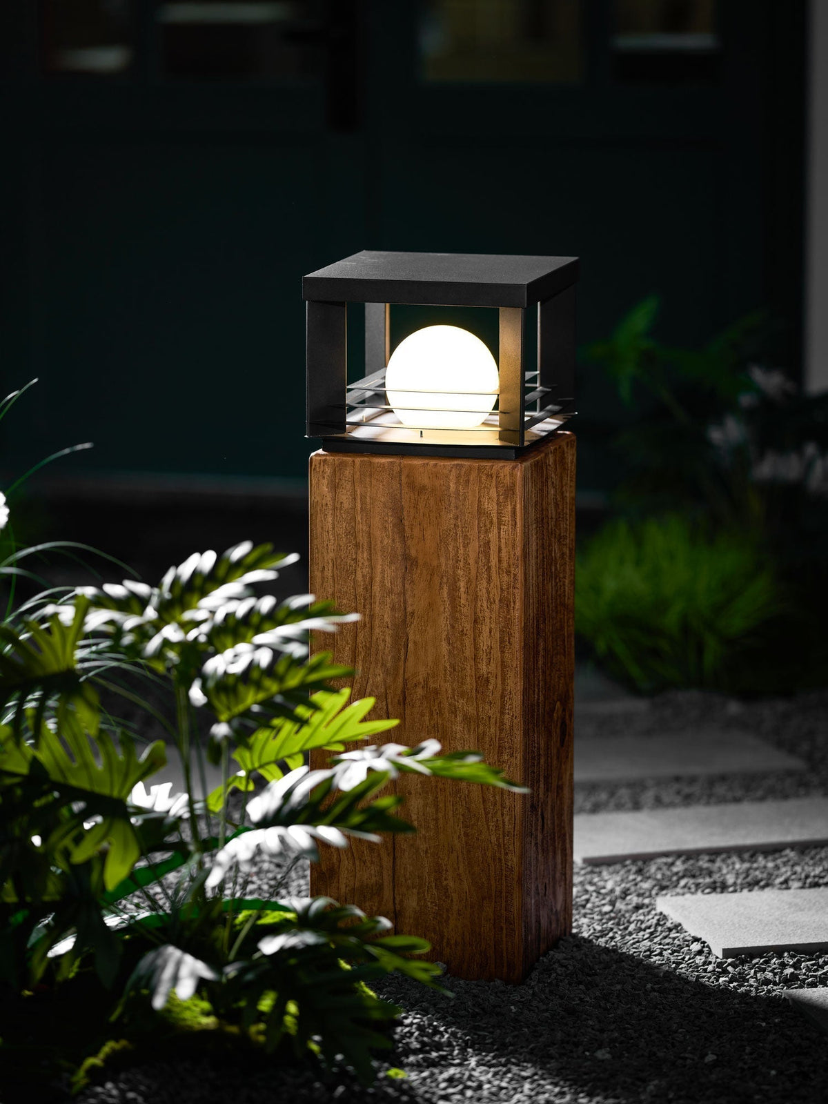 Norarine Crate Outdoor Lamp