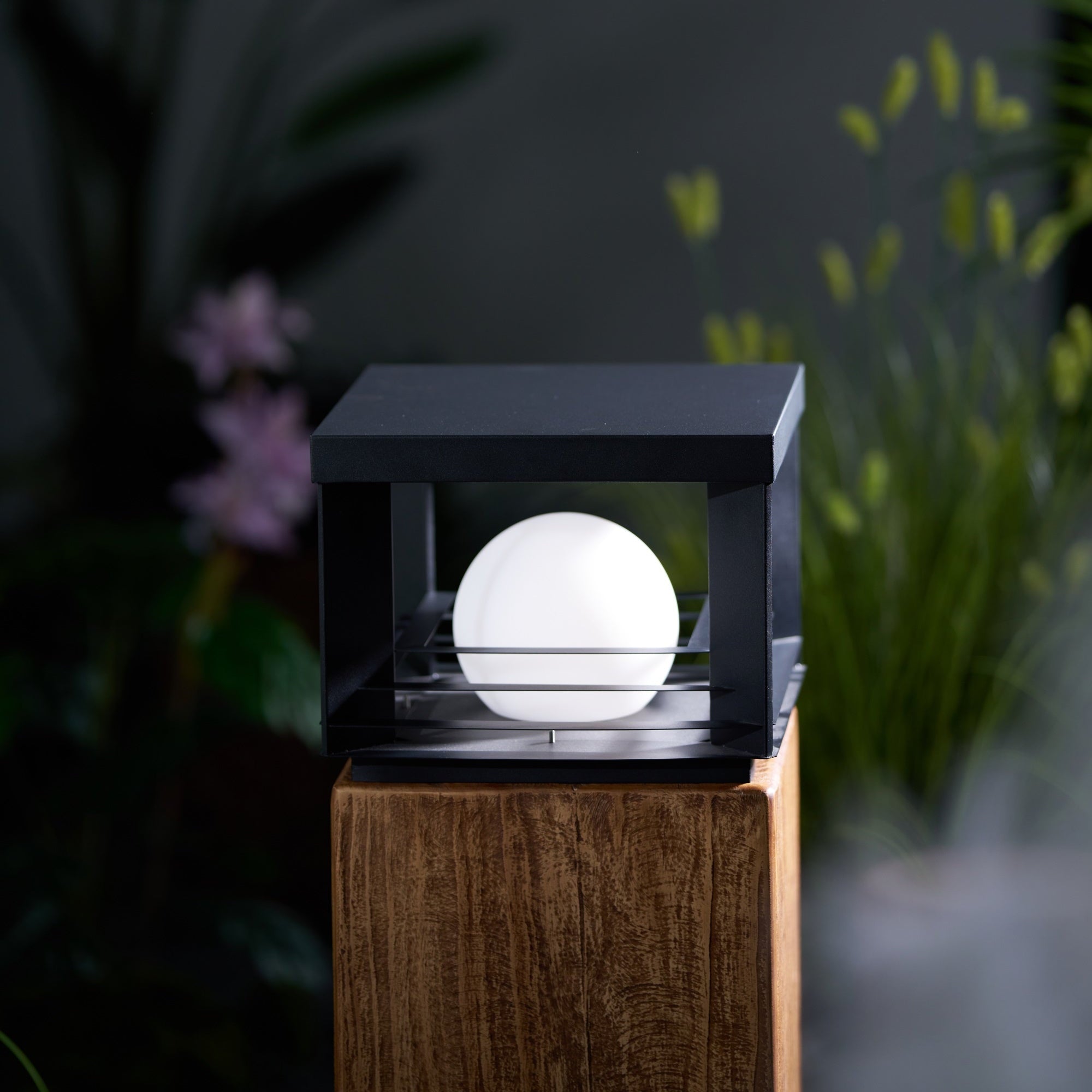 Norarine Crate Outdoor Lamp
