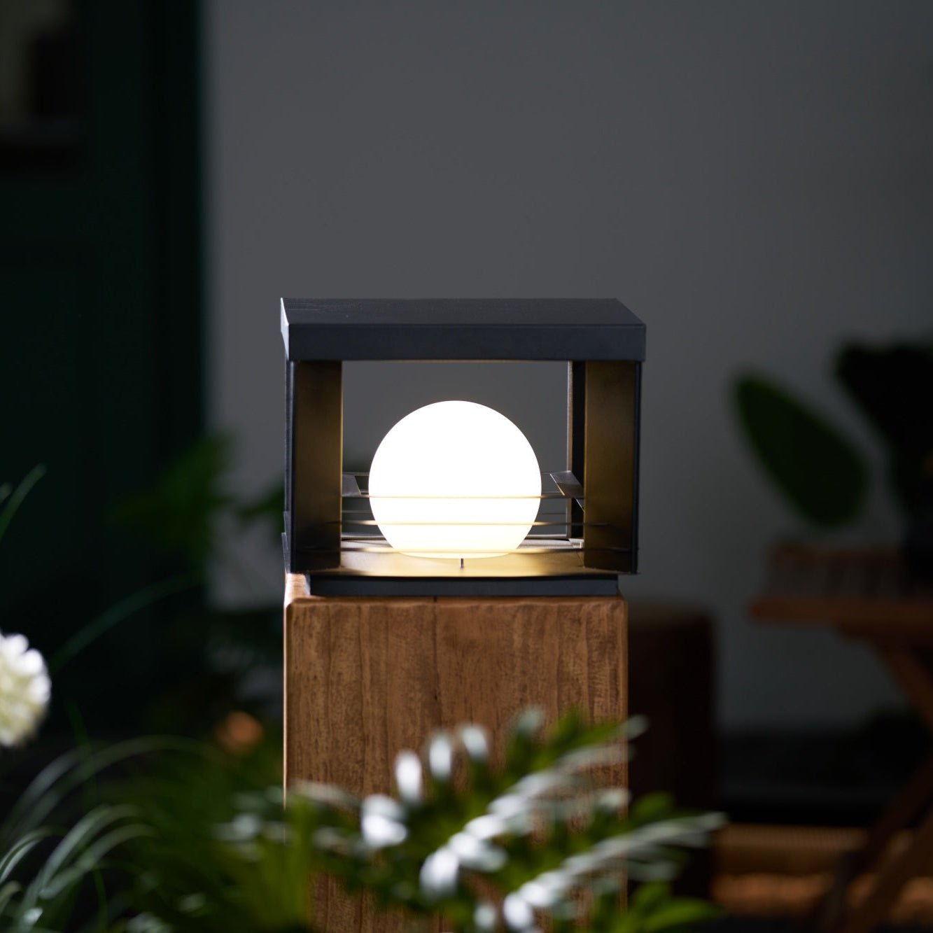 Norarine Crate Outdoor Lamp