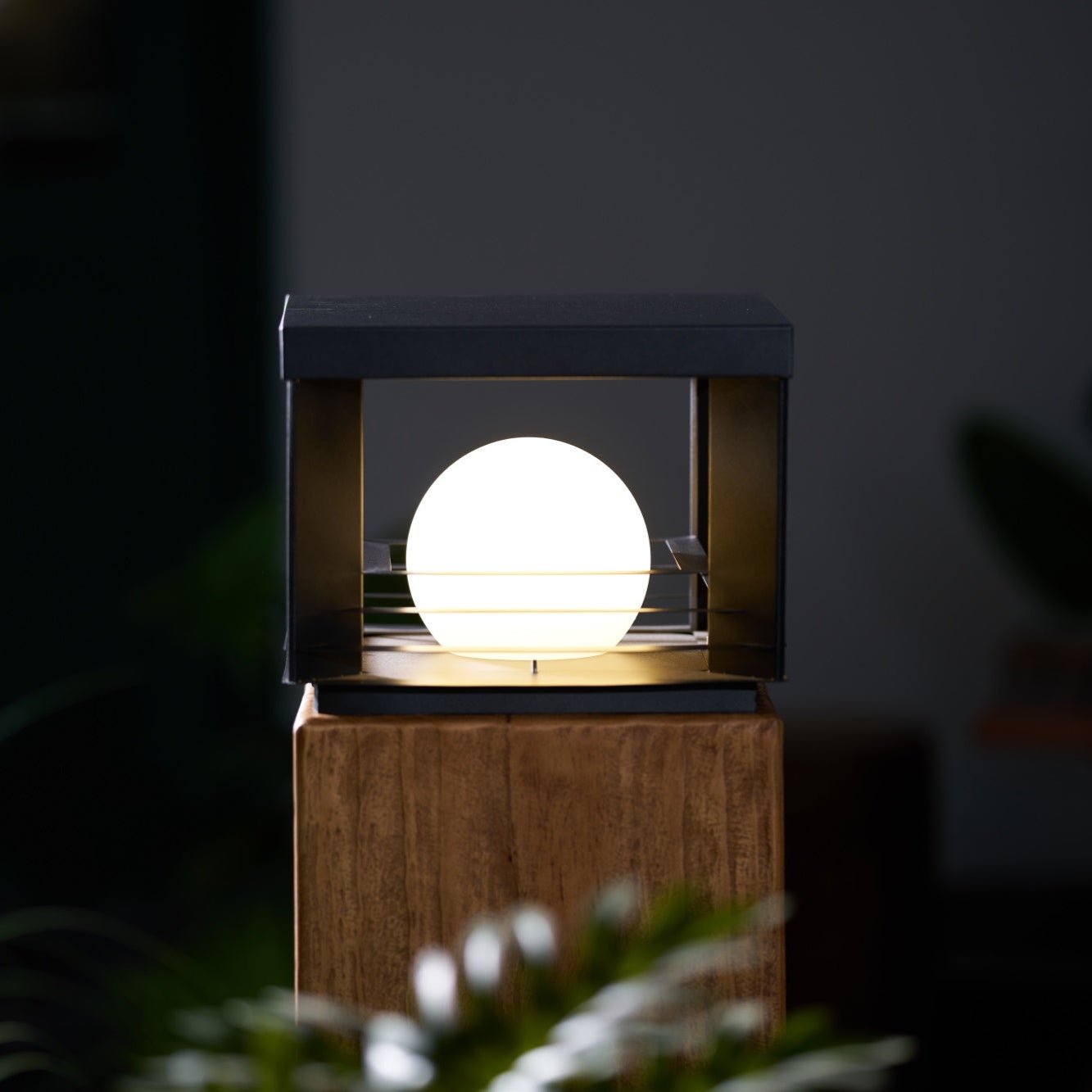 Norarine Crate Outdoor Lamp