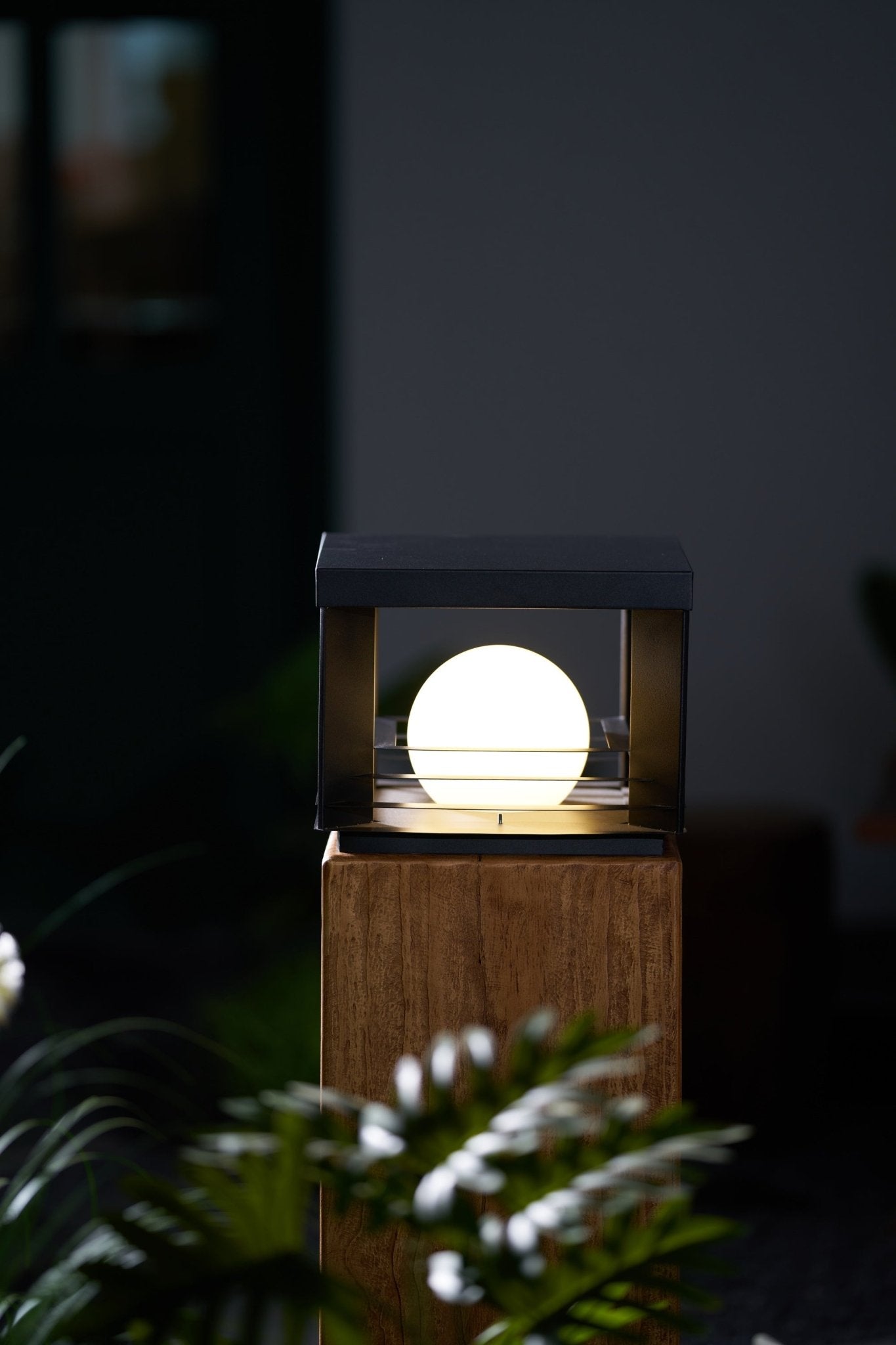 Norarine Crate Outdoor Lamp