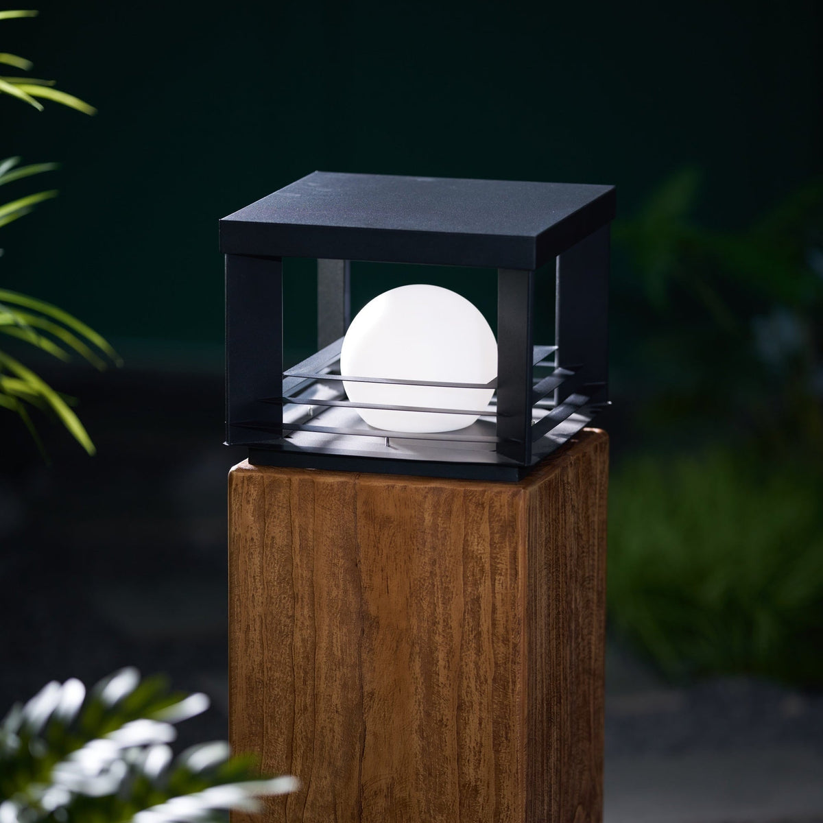 Norarine Crate Outdoor Lamp