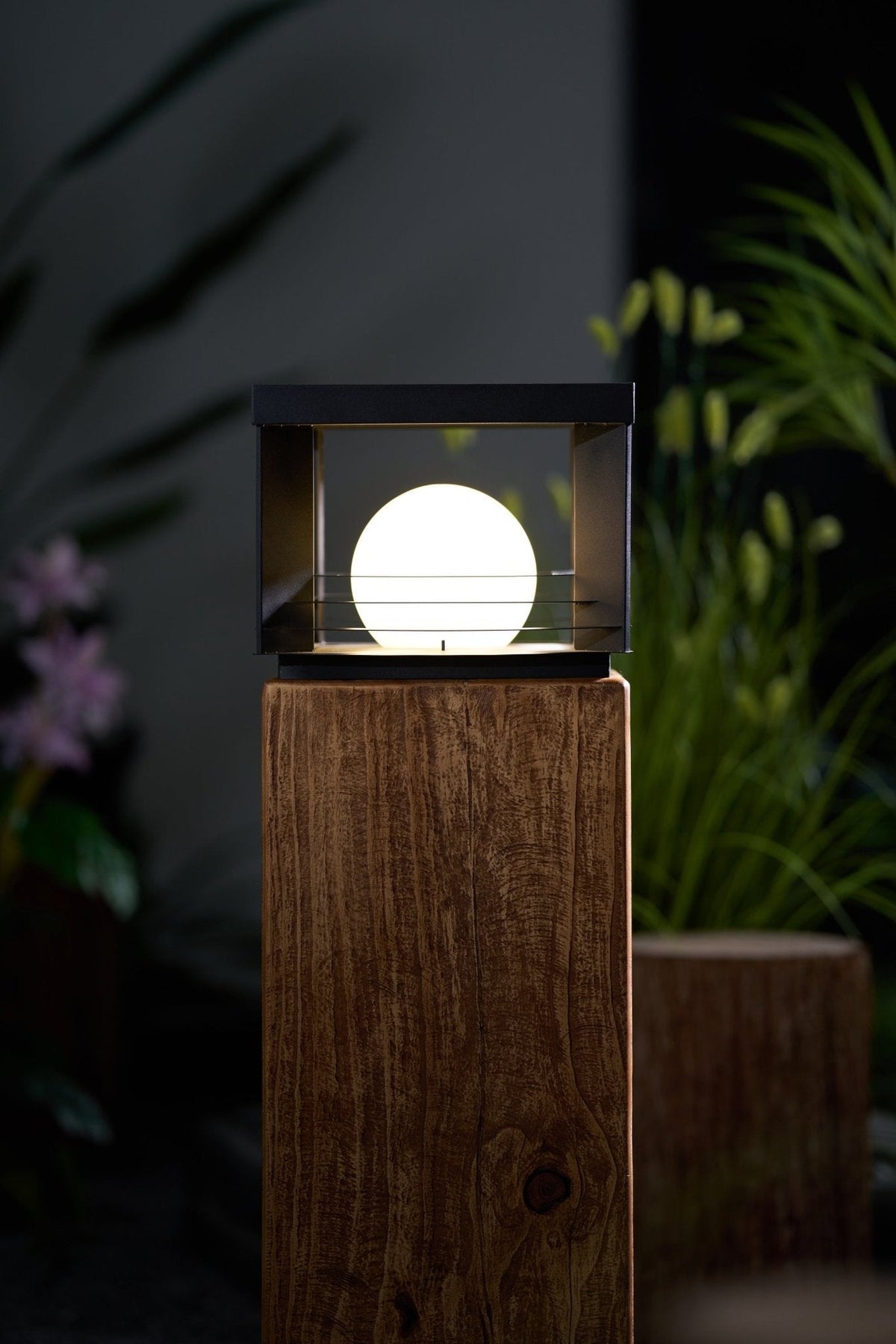Norarine Crate Outdoor Lamp