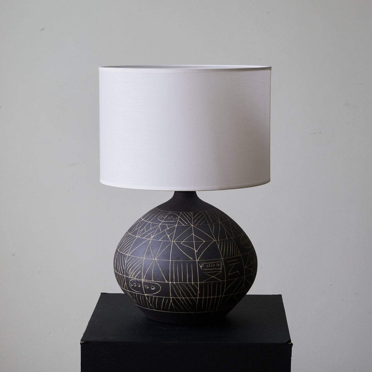 Alex Minimalist Table Lamp