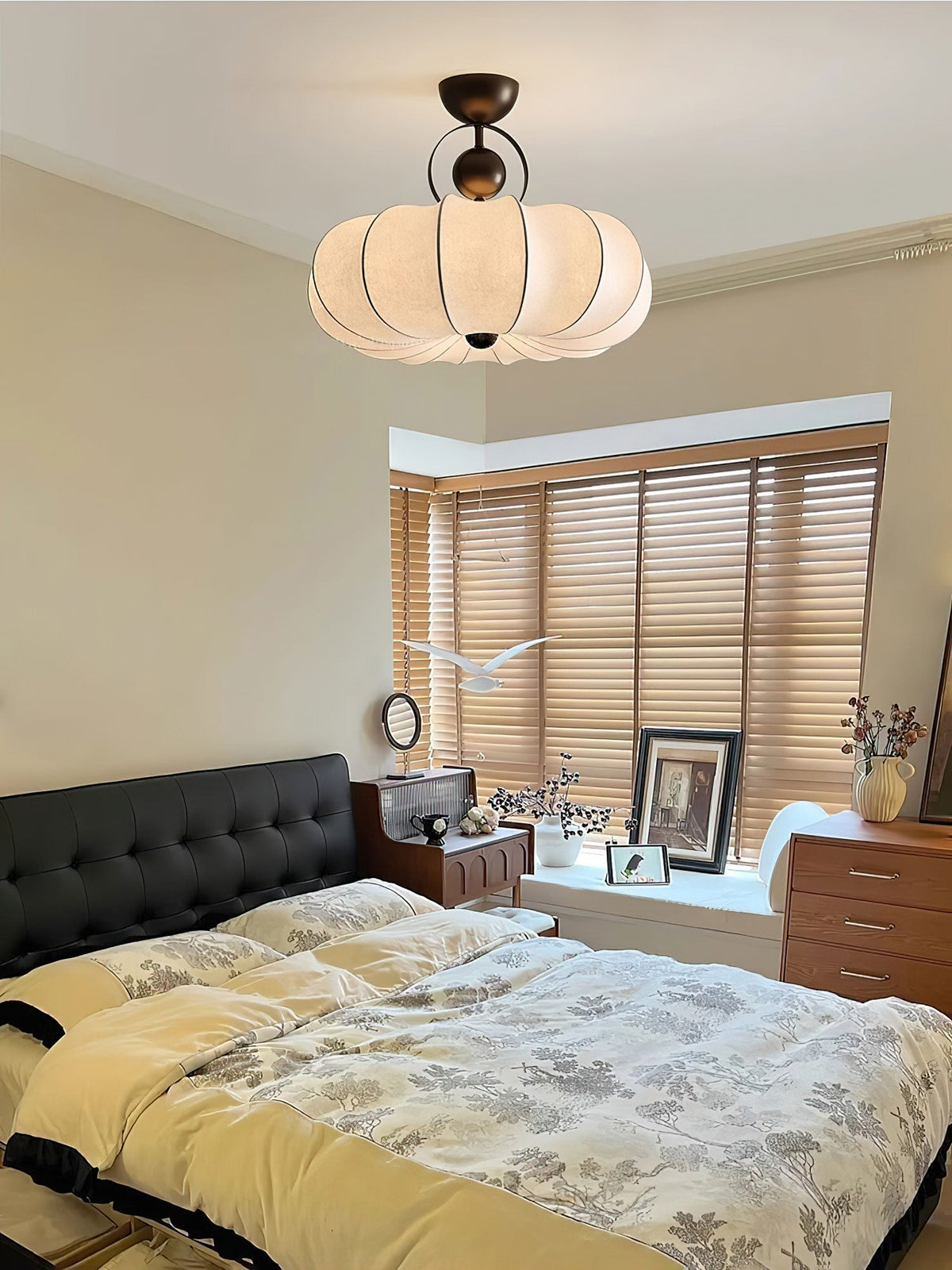 Yunshui Petal Fabric Bronze Pendant Light