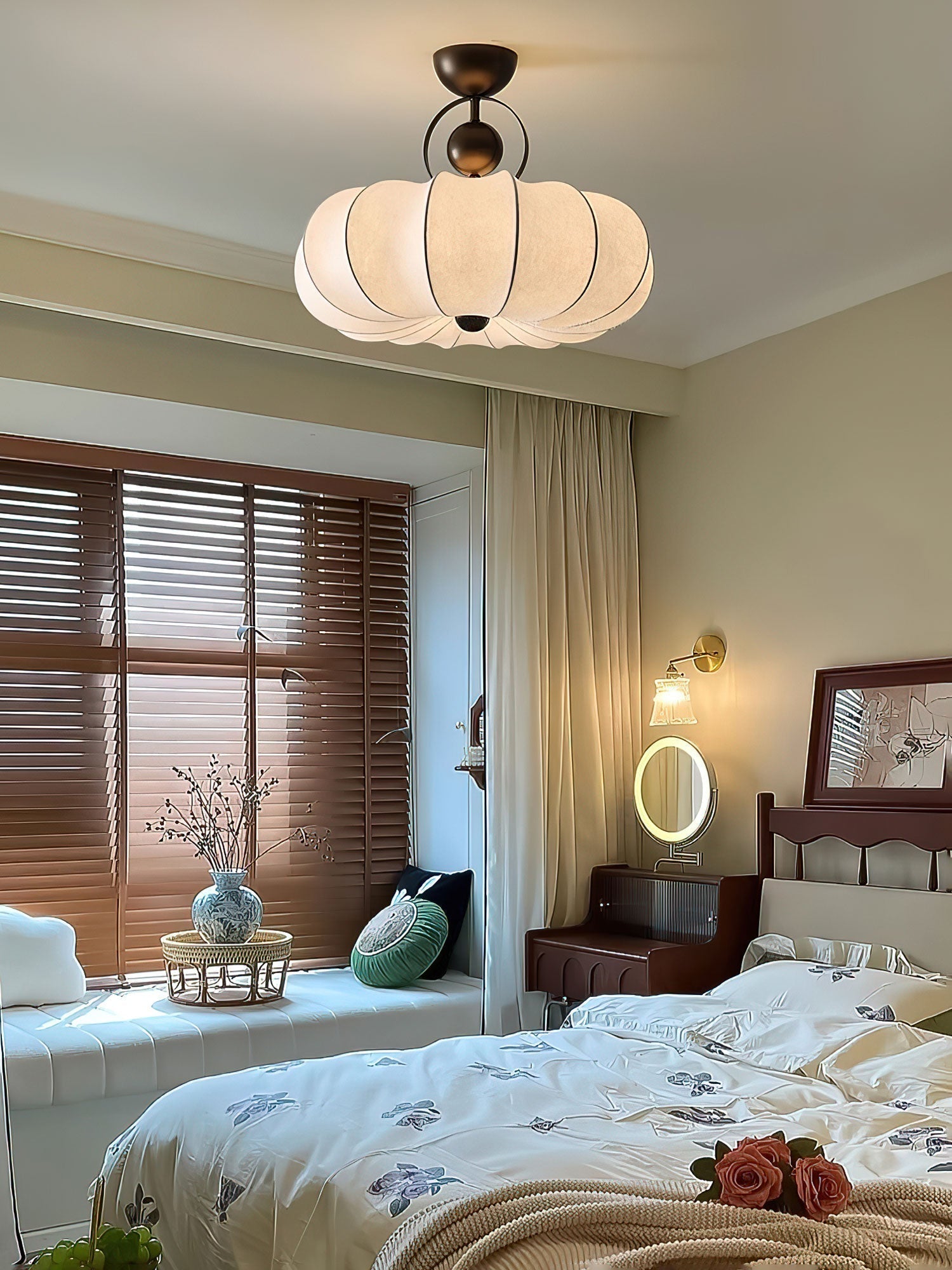 Yunshui Petal Fabric Bronze Pendant Light