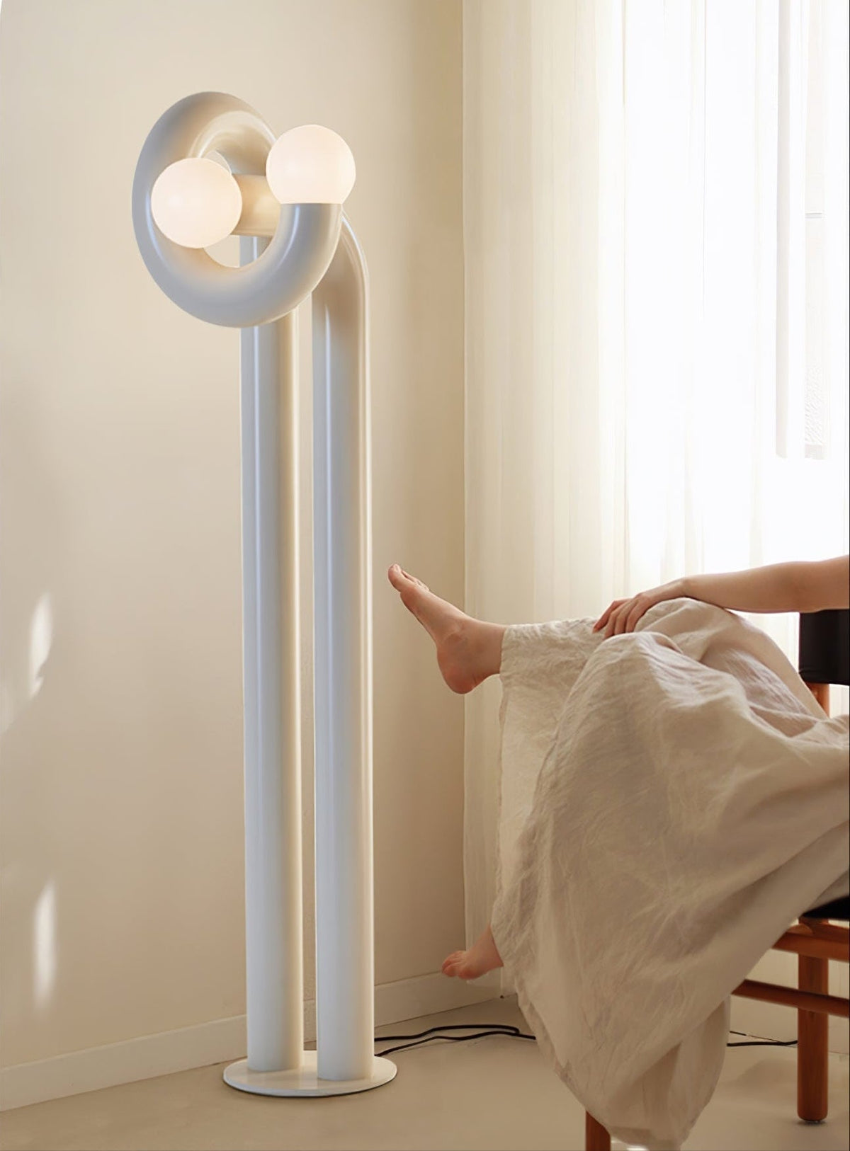 Arraeila Sculptural Floor Lamp