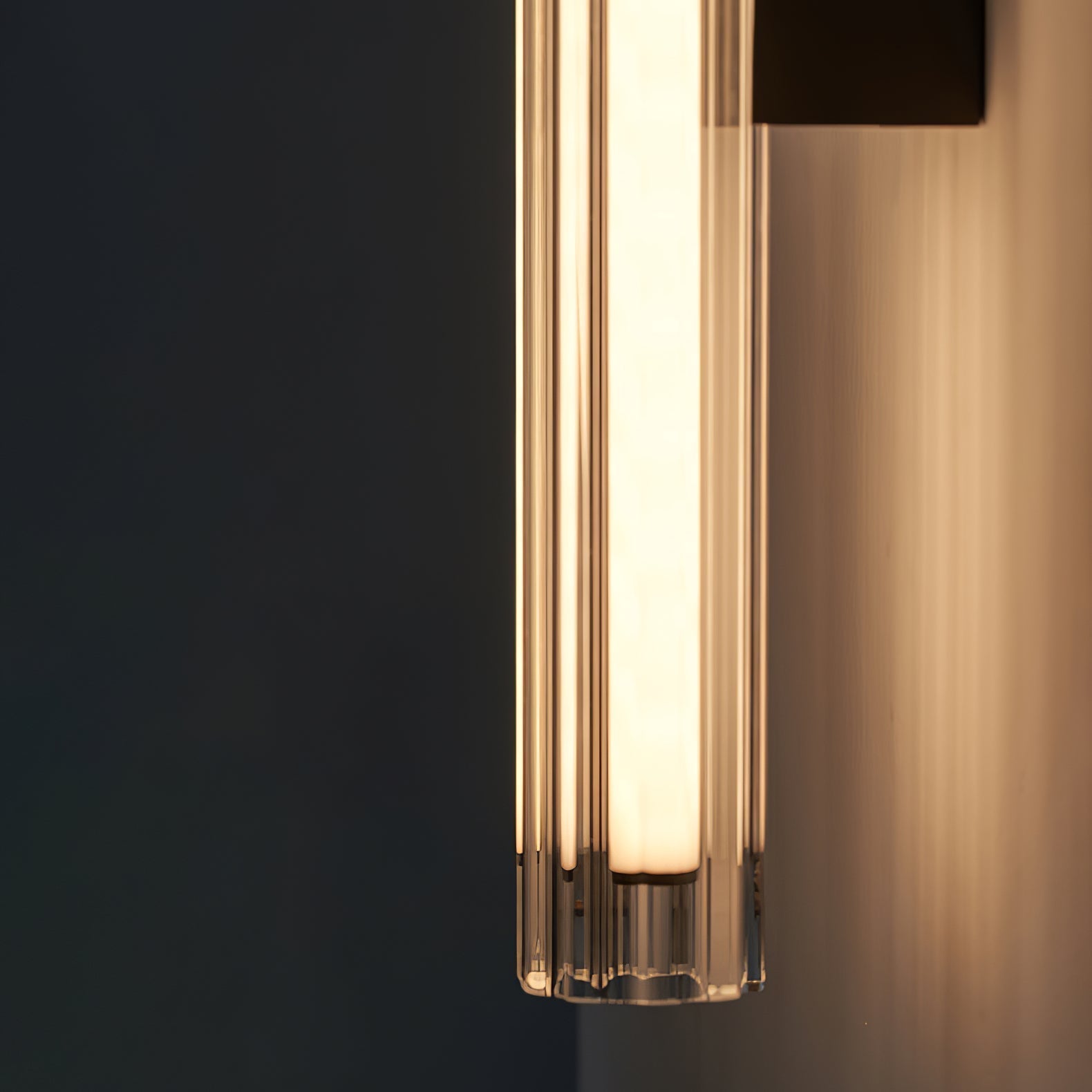 Corv Glass Contemporary Wall Lamp