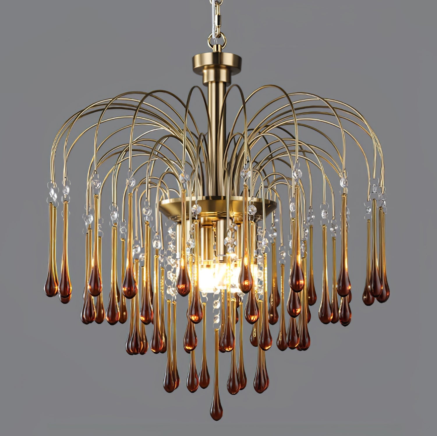 Lustra Chandelier Golden Arms and Crystal - Neutral Decor