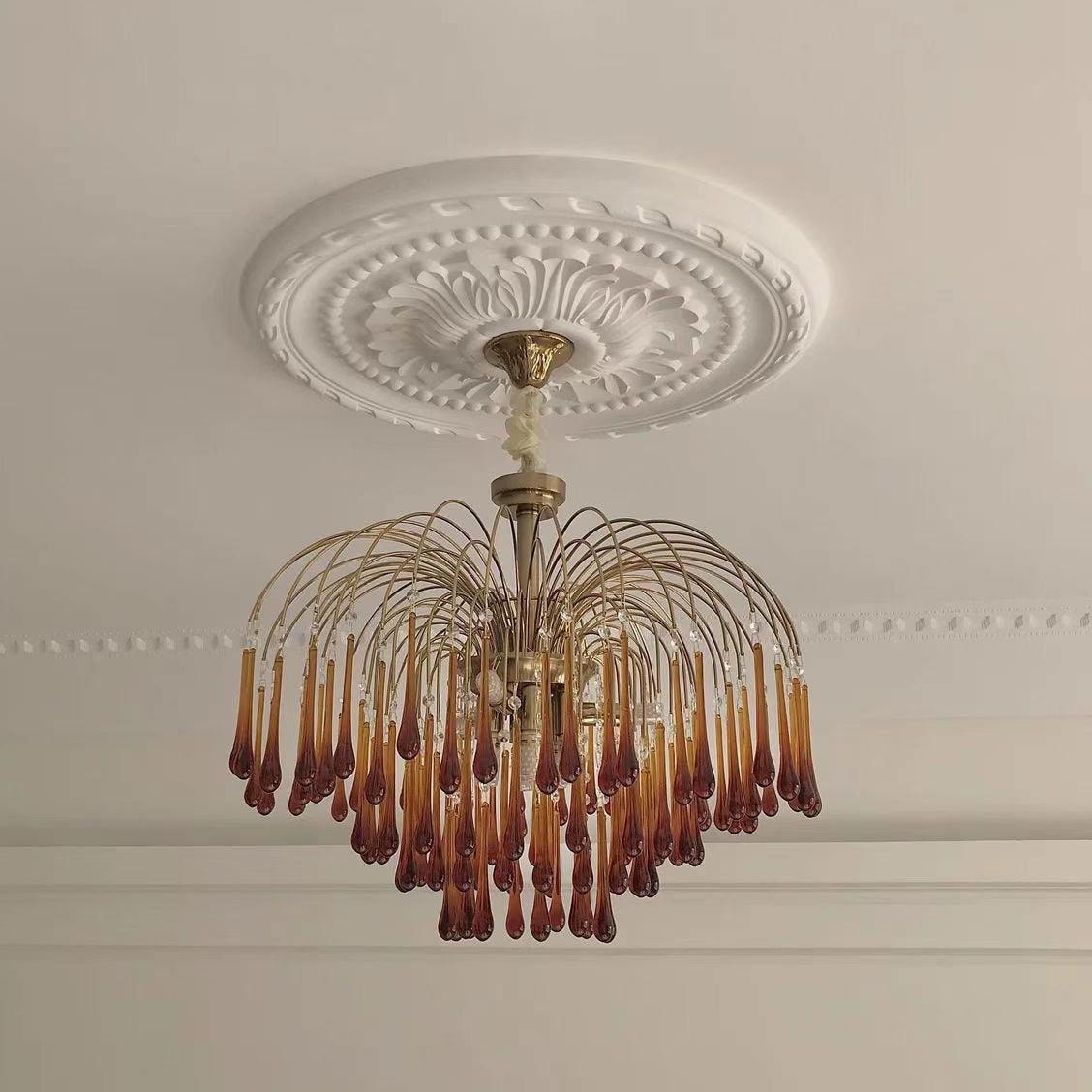 Lustra Chandelier Golden Arms and Crystal - Neutral Decor