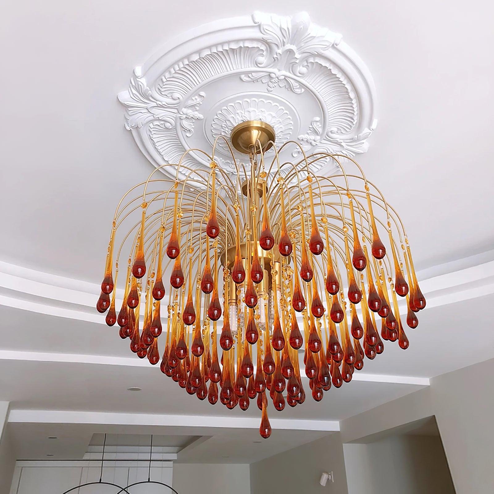 Lustra Chandelier Golden Arms and Crystal - Neutral Decor