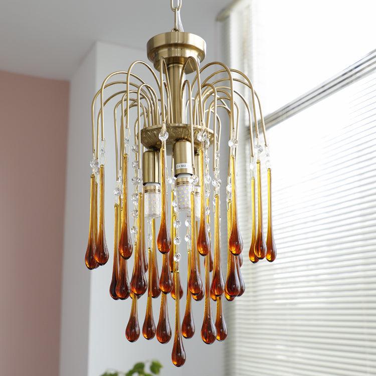 Lustra Chandelier Golden Arms and Crystal - Neutral Decor