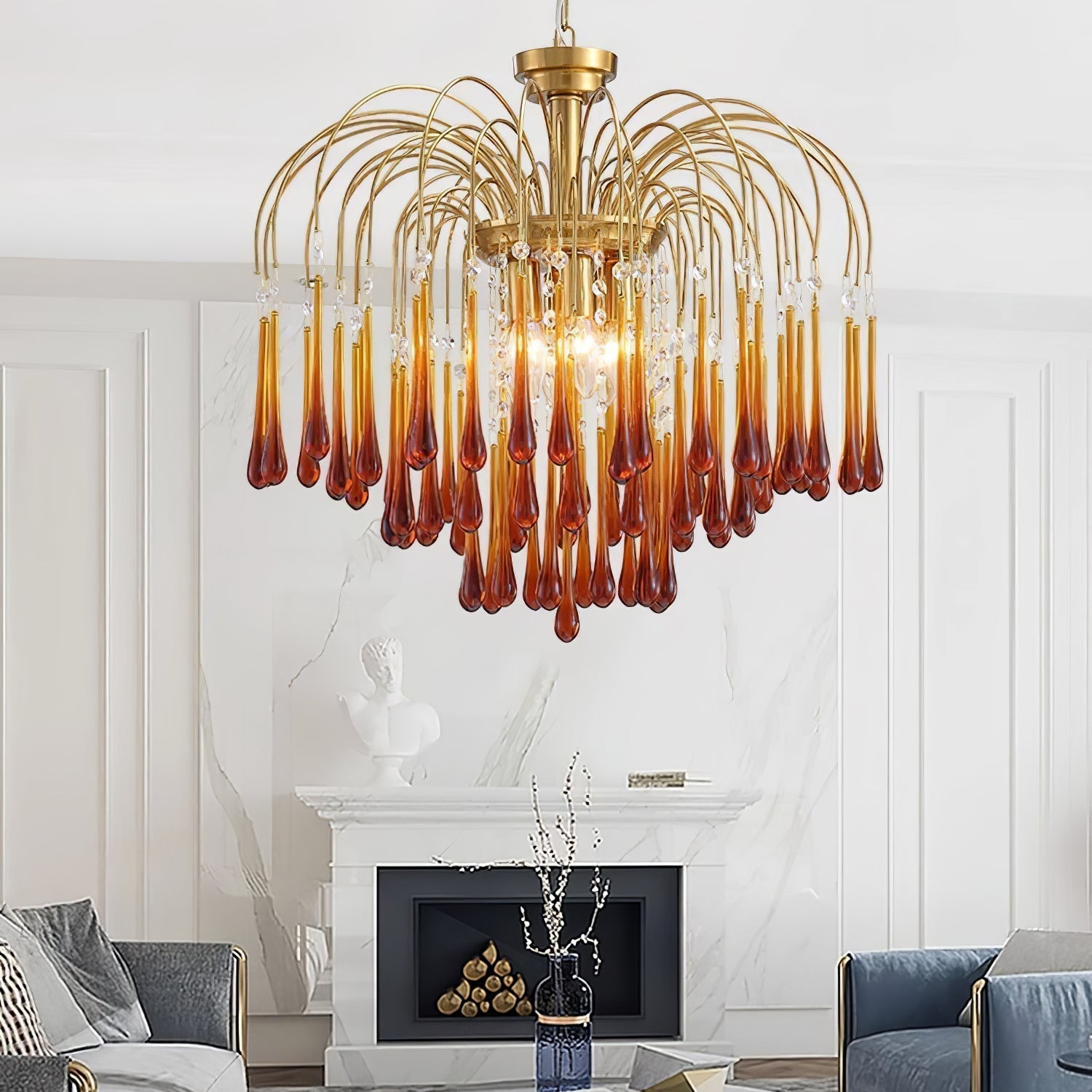 Lustra Chandelier Golden Arms and Crystal - Neutral Decor