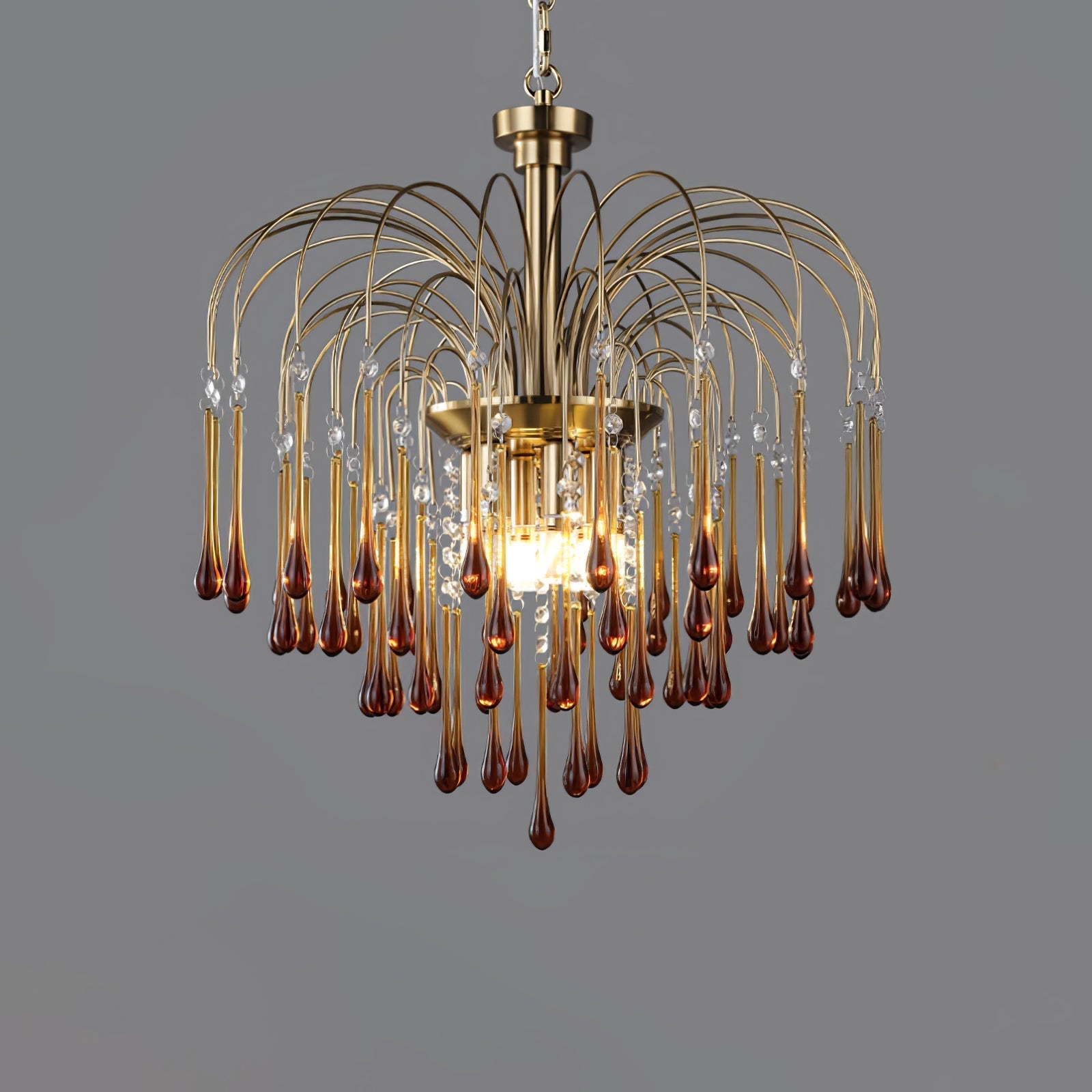 Lustra Chandelier Golden Arms and Crystal - Neutral Decor