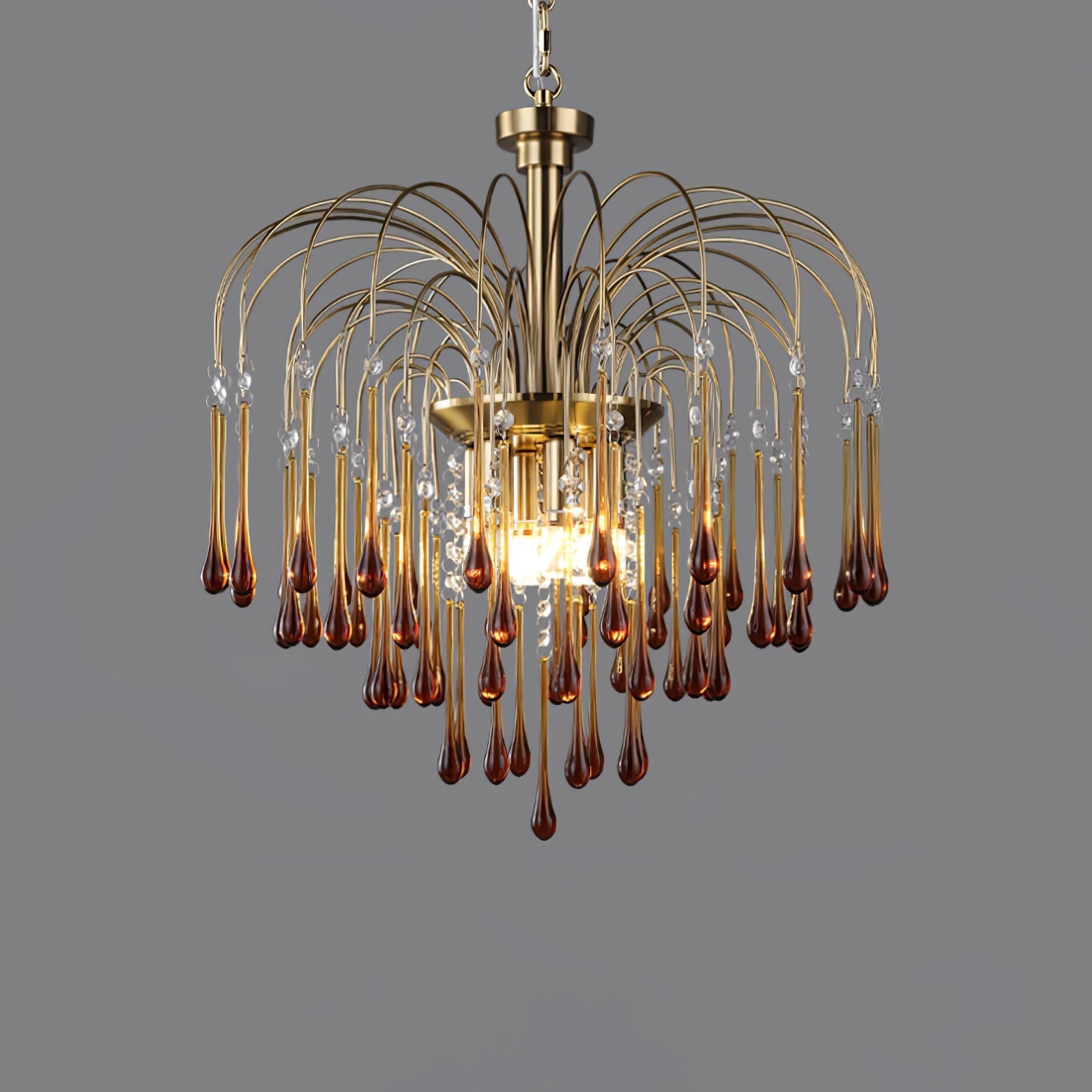 Lustra Chandelier Golden Arms and Crystal - Neutral Decor
