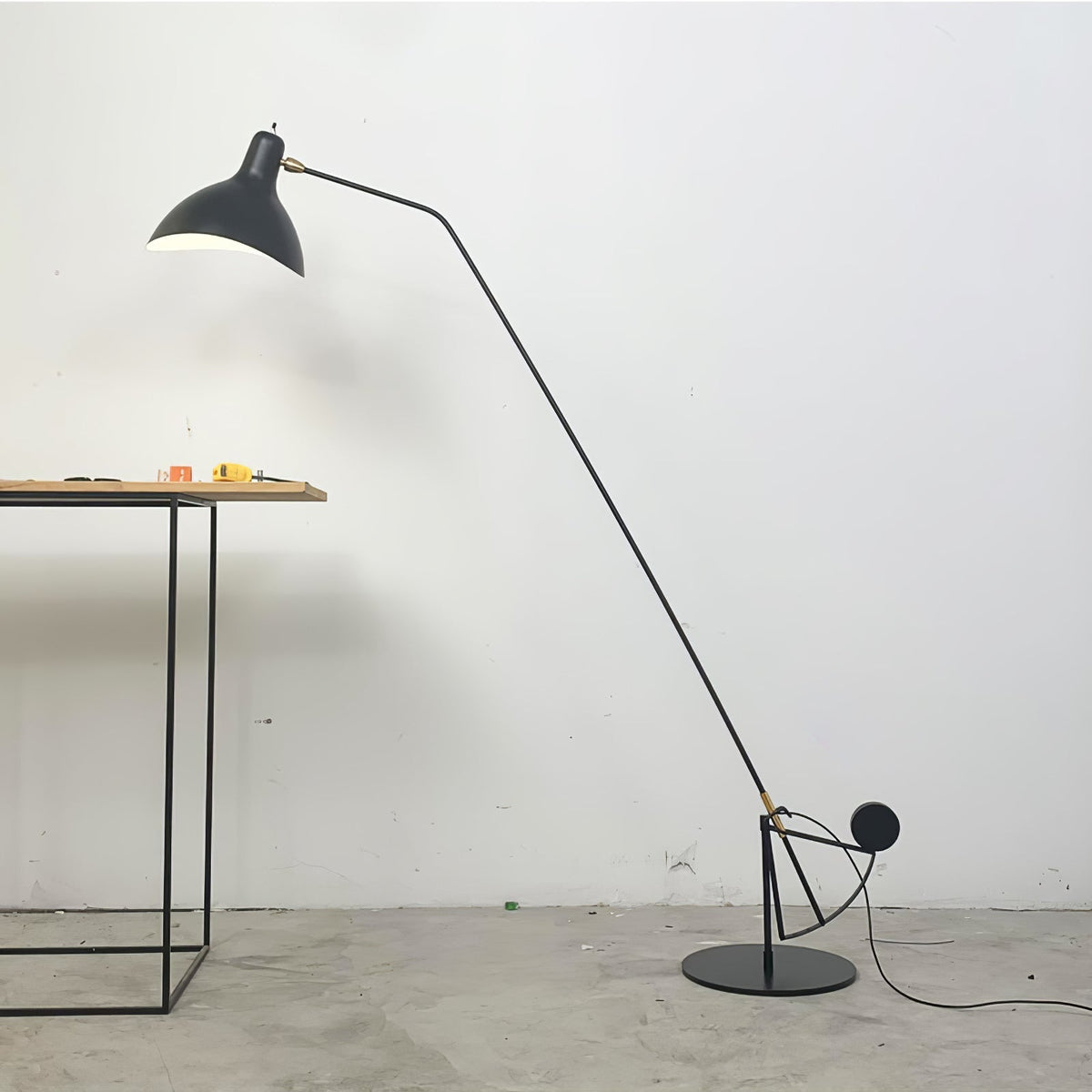ArcMotion Mantis Arm Floor Lamp