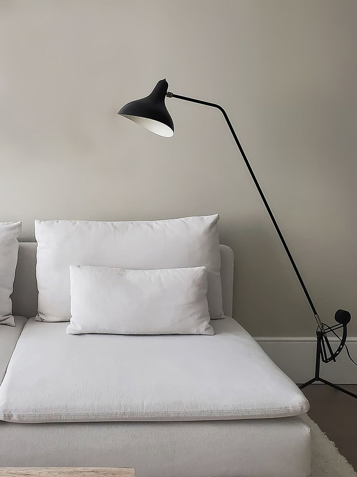 ArcMotion Mantis Arm Floor Lamp