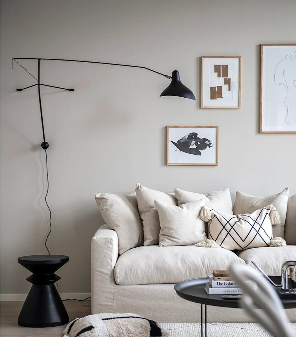 Ivsolarae Modern Minimalist Arm Wall Lamp