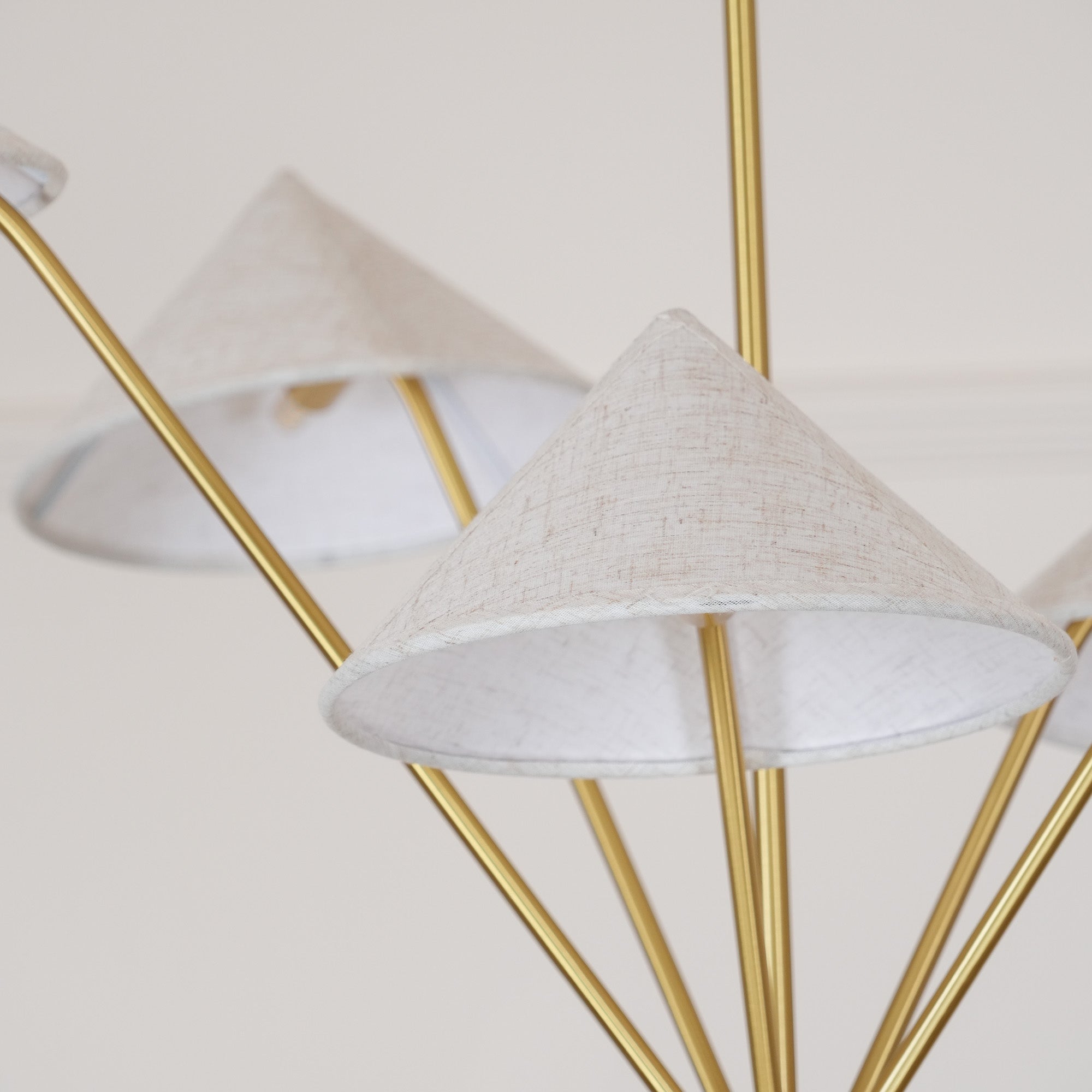 Oriisora Chandelier Brass Curved Beige