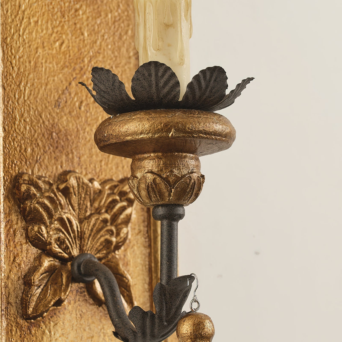 Aldearia Vintage Elegance Wood Wall Lamp