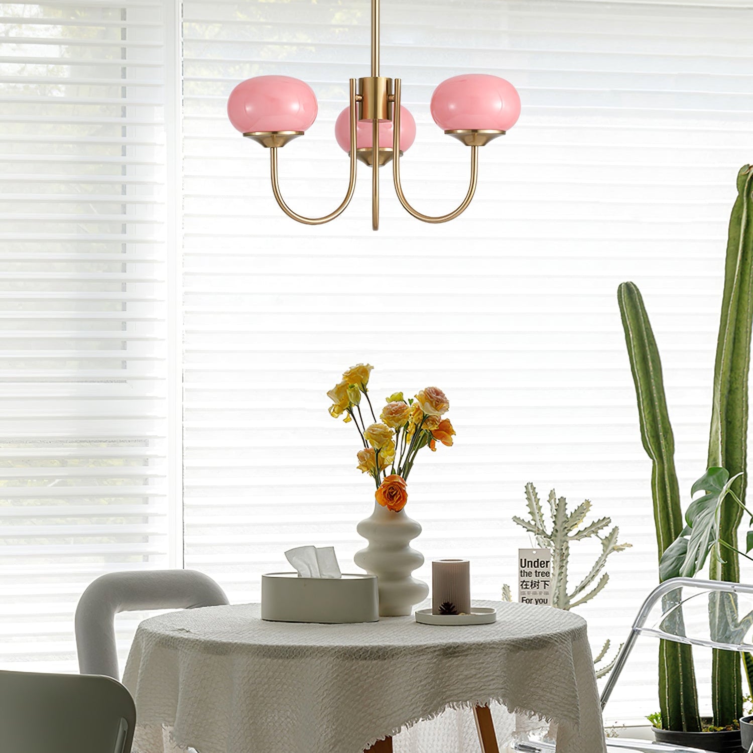 Lustra Chandelier Pink Glass Globe Gold - Neutral Decor