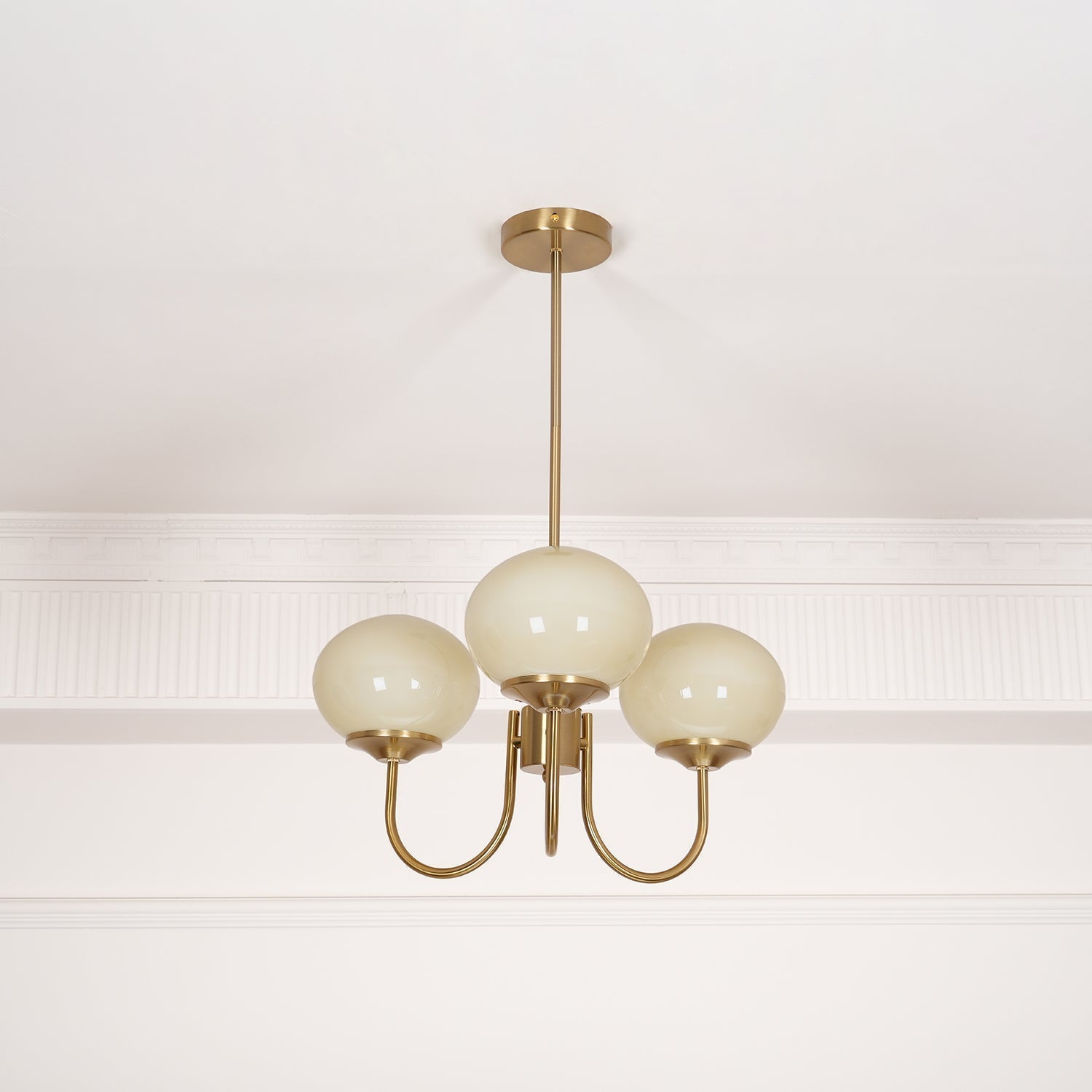 Lustra Chandelier Pink Glass Globe Gold - Neutral Decor