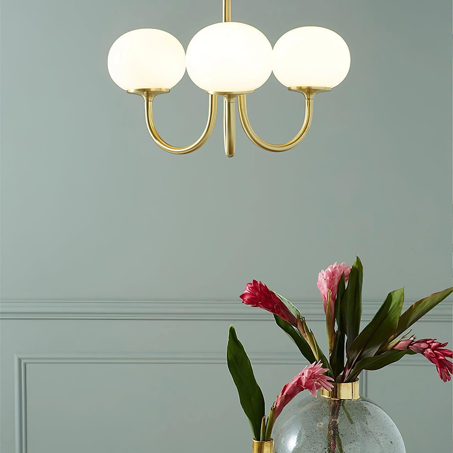 Lustra Chandelier Pink Glass Globe Gold - Neutral Decor