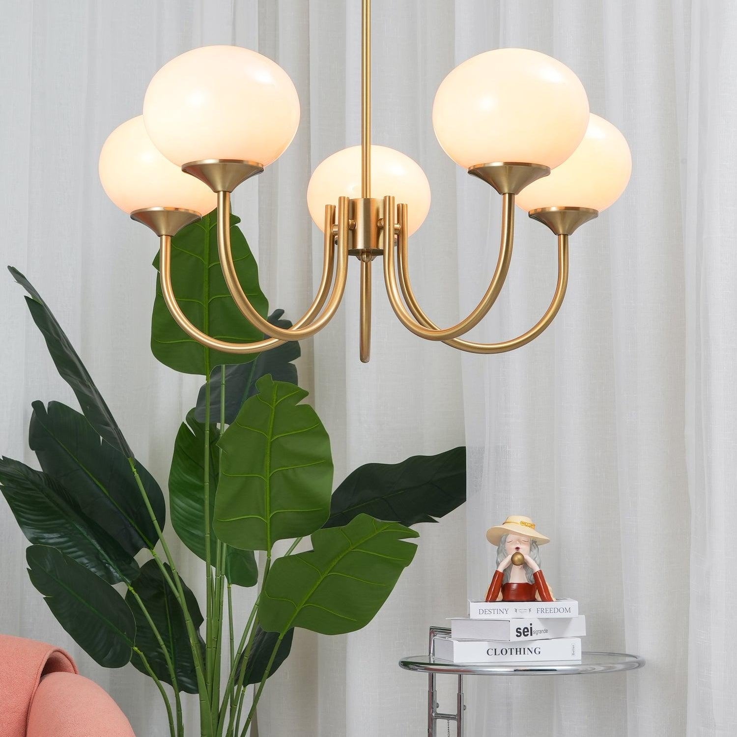 Lustra Chandelier Pink Glass Globe Gold - Neutral Decor