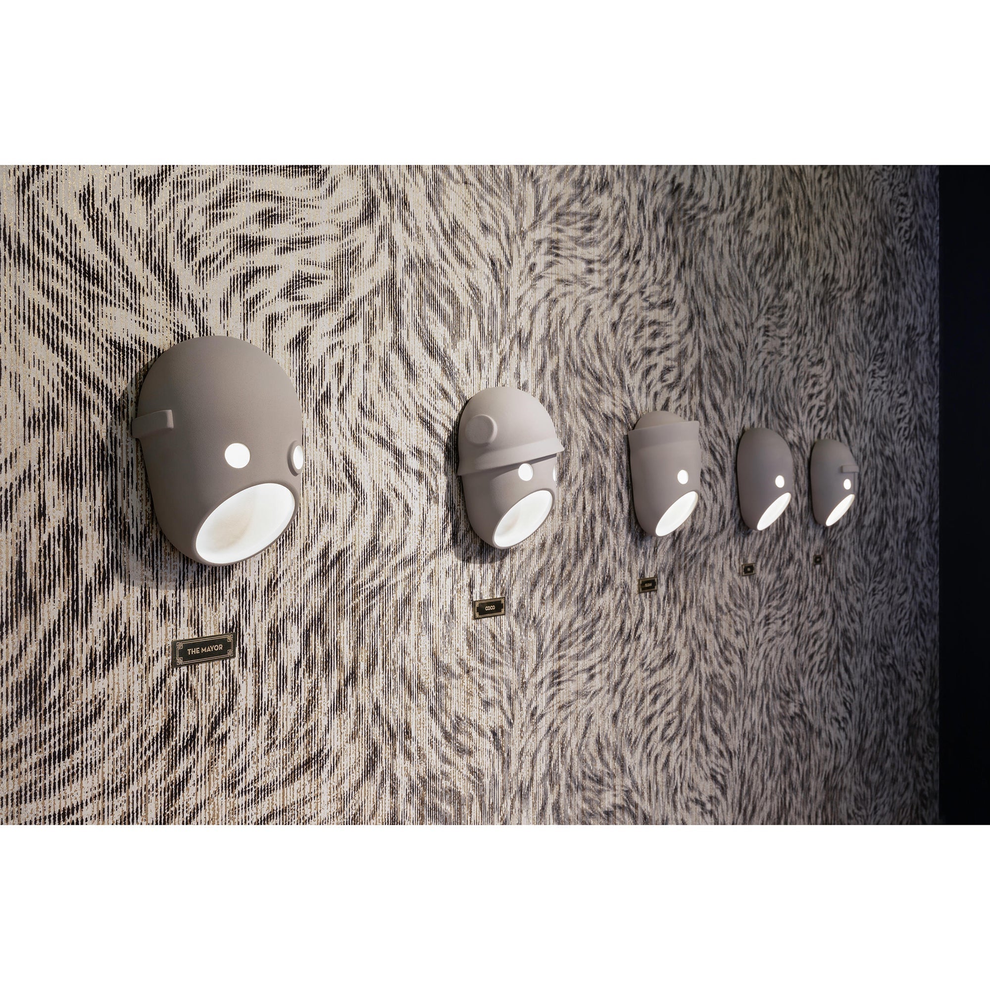Mask Individual Creativity Resin Wall Light