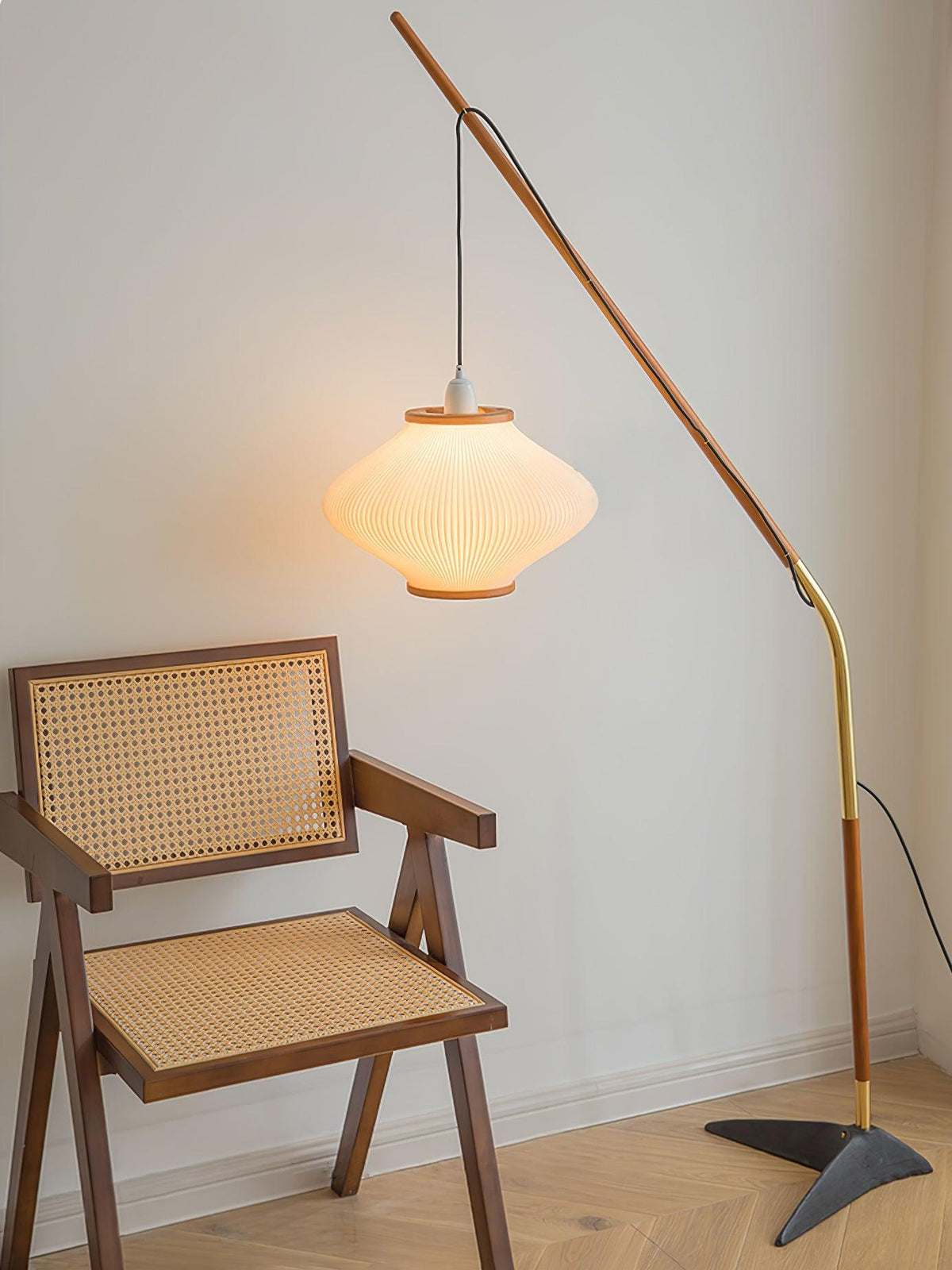 Ervenil Mid Century Wood & Glass Floor Lamp