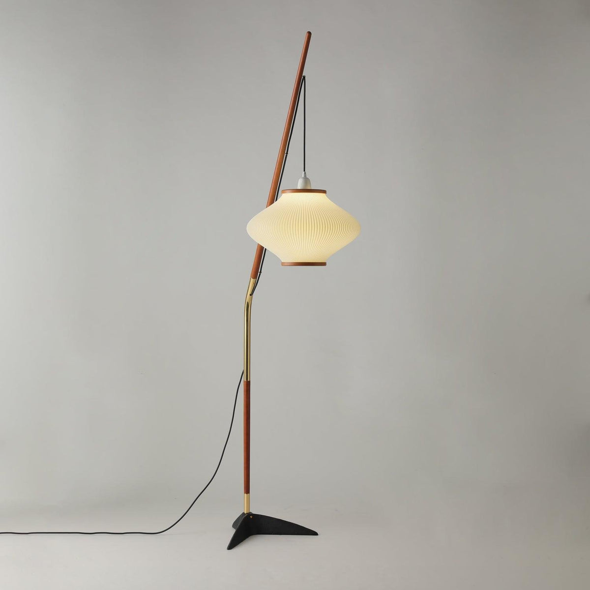 Ervenil Mid Century Wood & Glass Floor Lamp