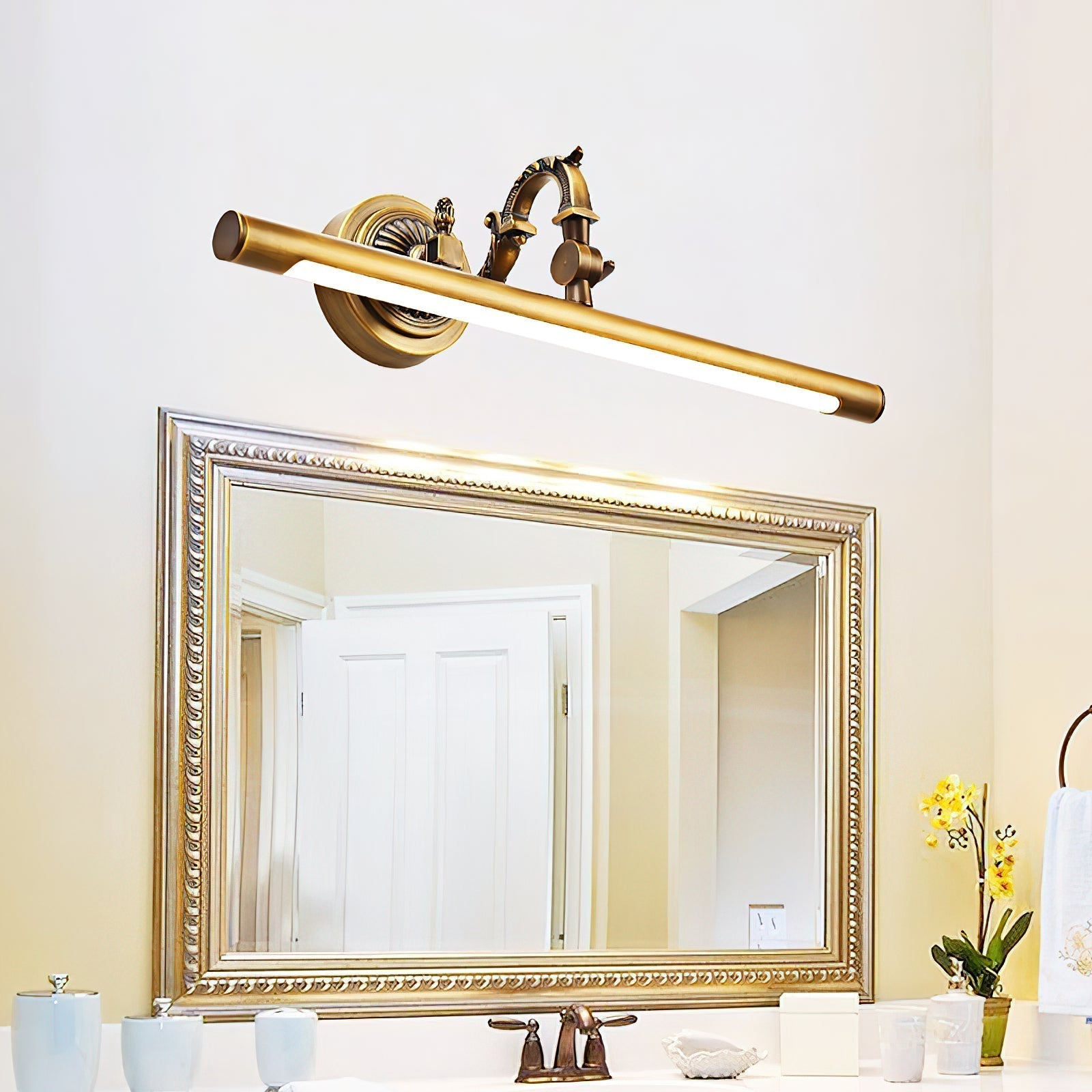 Gervaine Wall Lamp