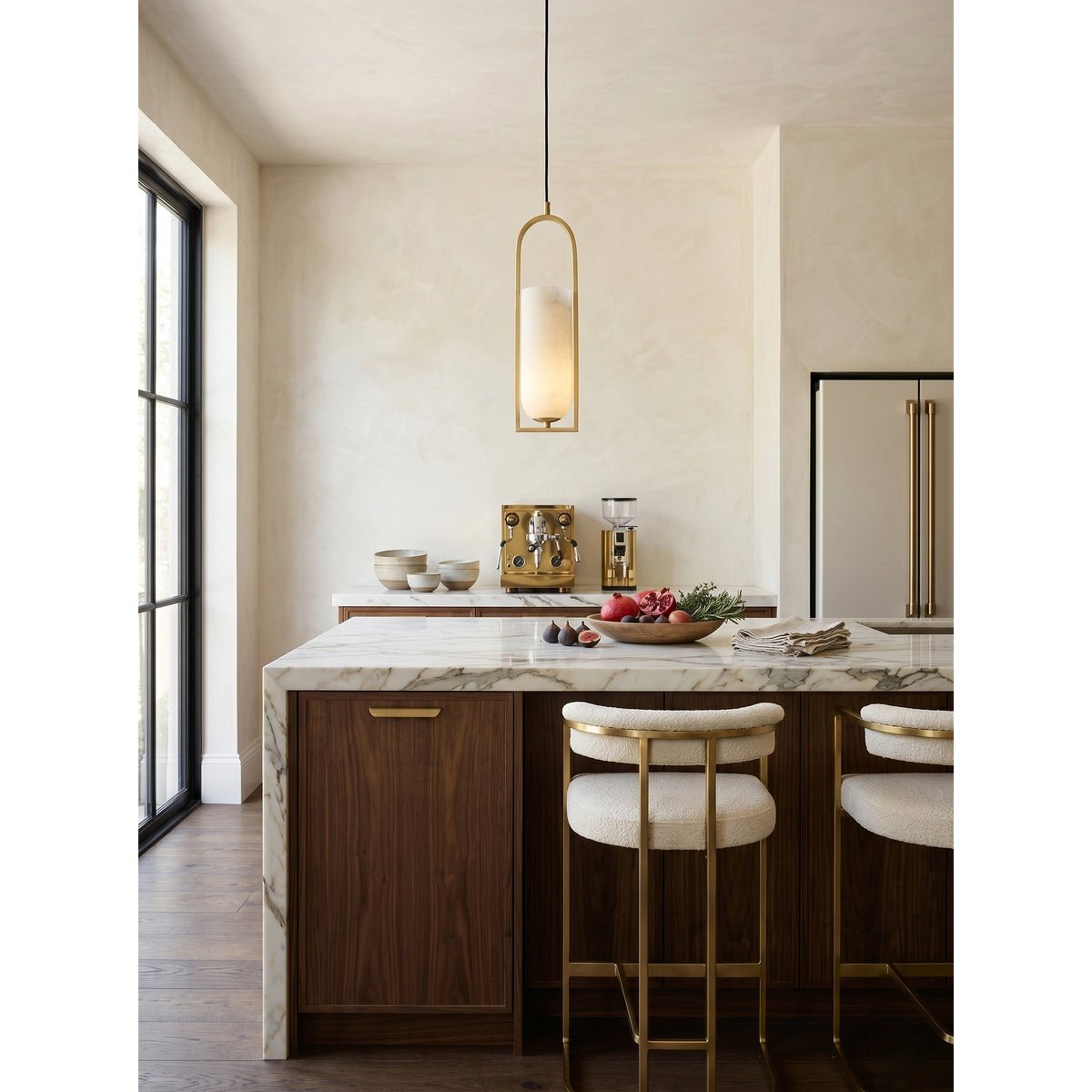 Svala Arch Alabaster Pendant Light