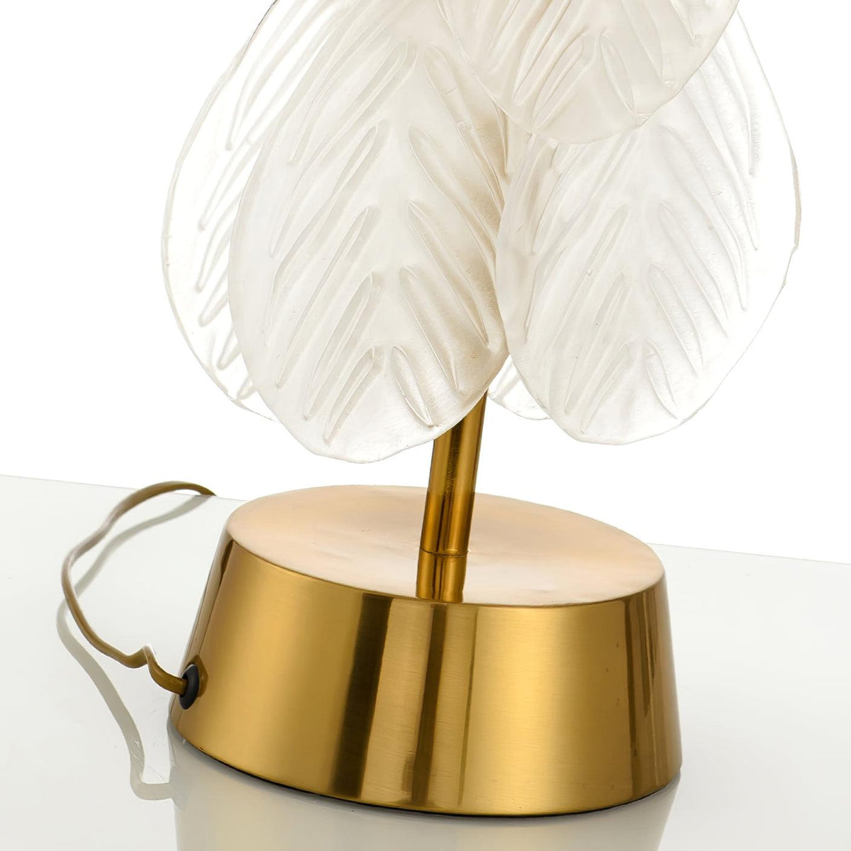 Velivaine Elegant Glass Table Lamp