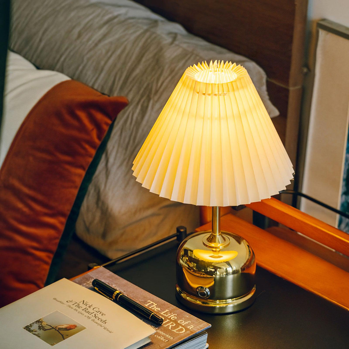 Lynn Modern Table Lamp